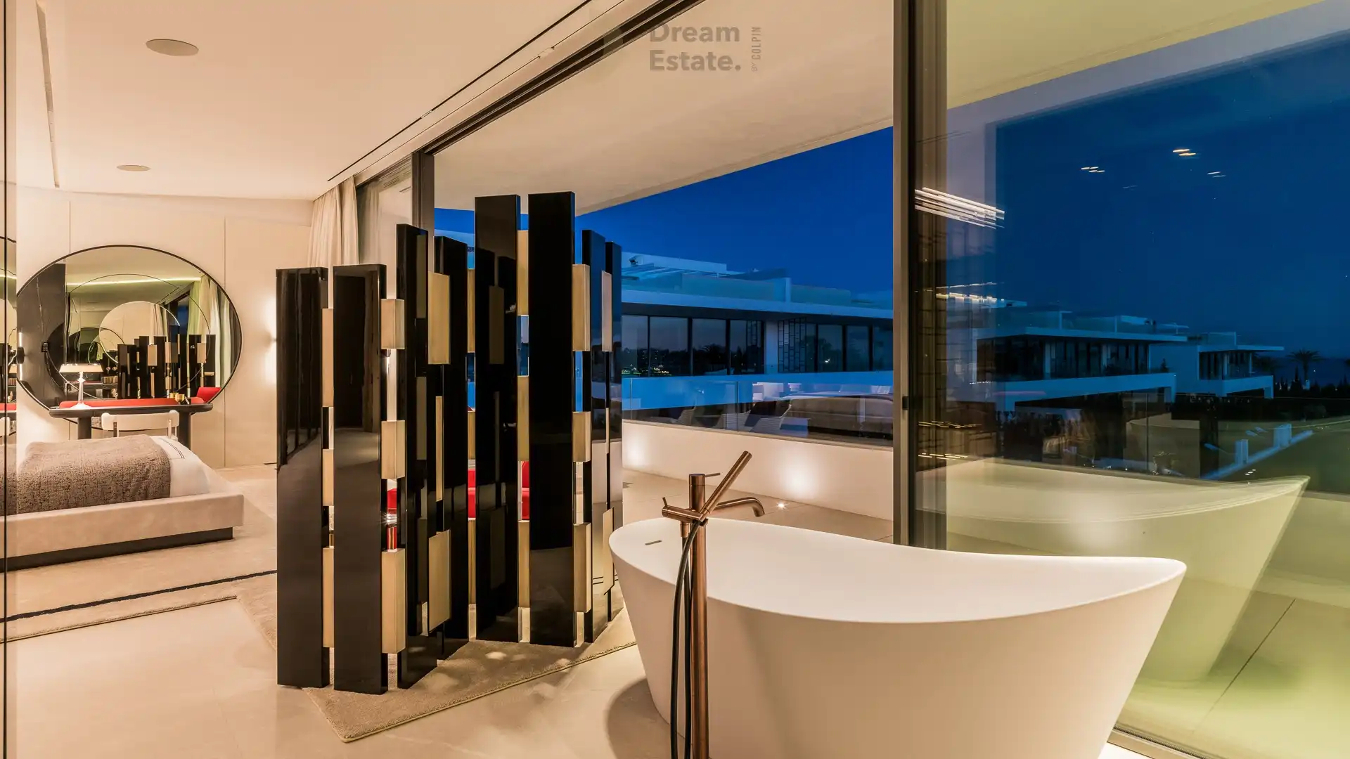 Top notch villa langs de Golden Mile met zicht op zee, Marbella. foto 59