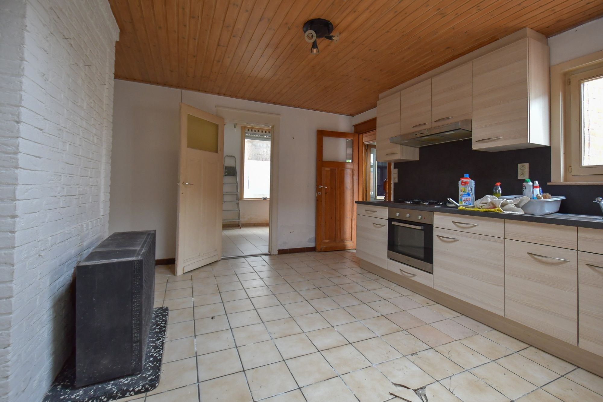 Grote woning met 4 slaapkamers en grote garage in centrum Oedelem. foto 9