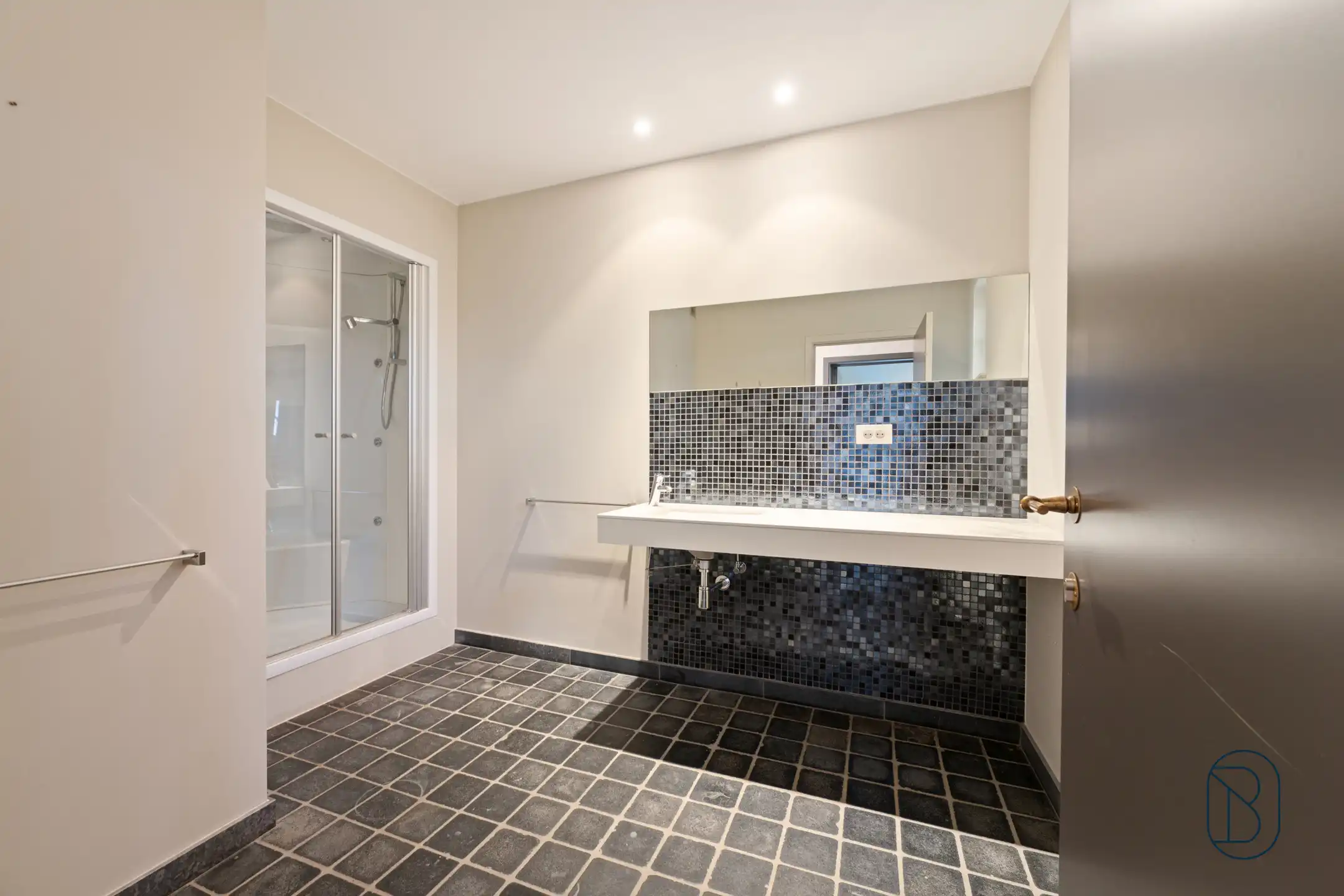 Prachtige hoevewoning met loods en bouwgrond op 2,7 hectare foto 24