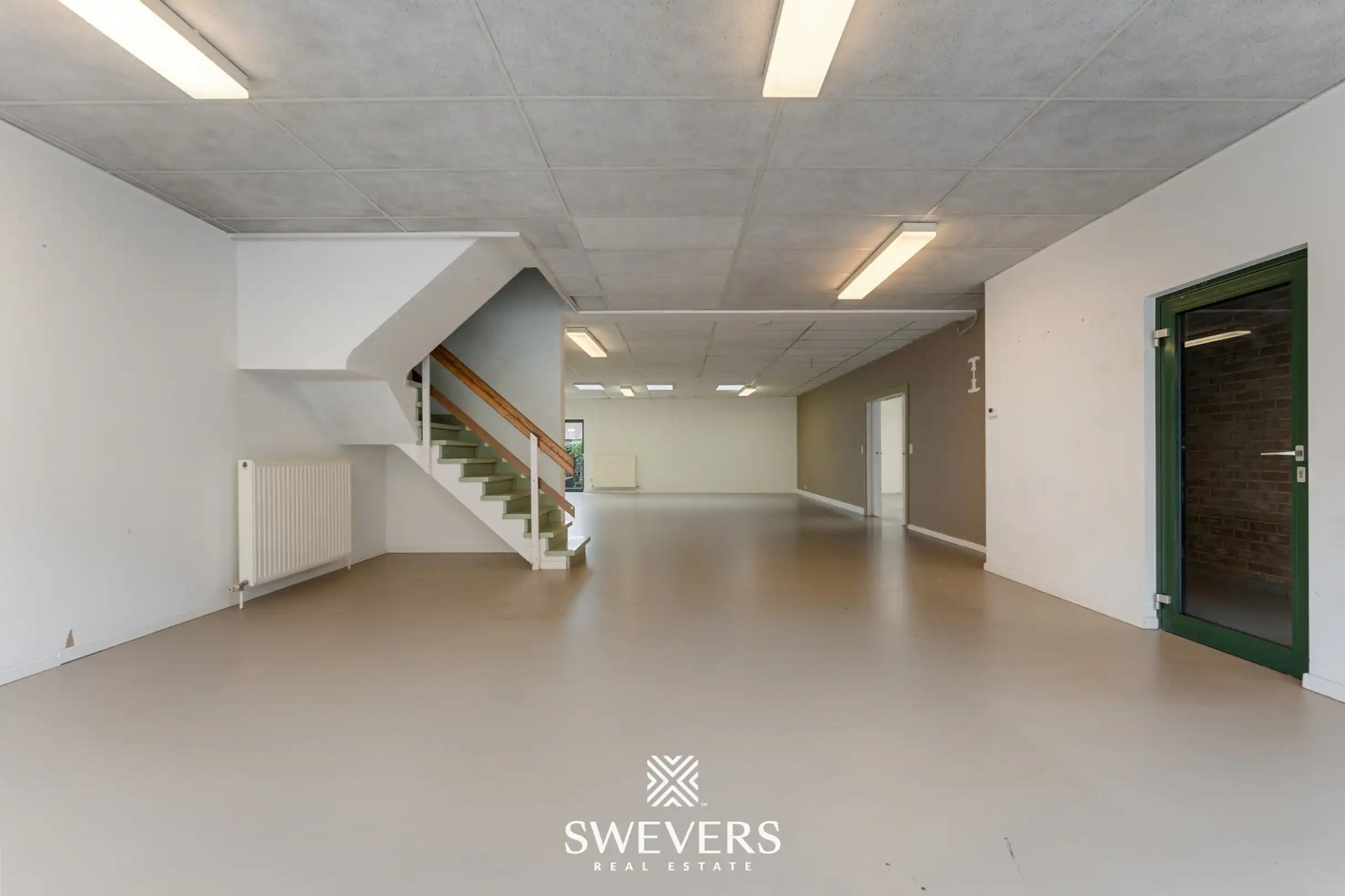 Commerciële opportuniteit met veel visibiliteit en ruimte in het centrum van Beringen foto 17