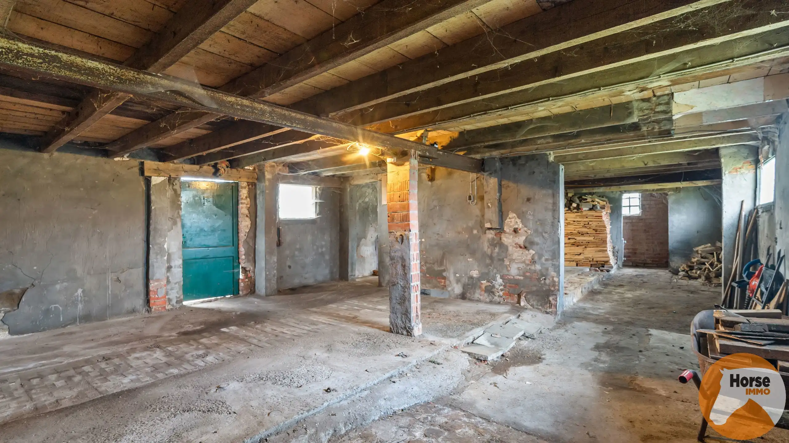 LOKEREN - Te renoveren woning met bijgebouwen op +- 6700m² foto 16