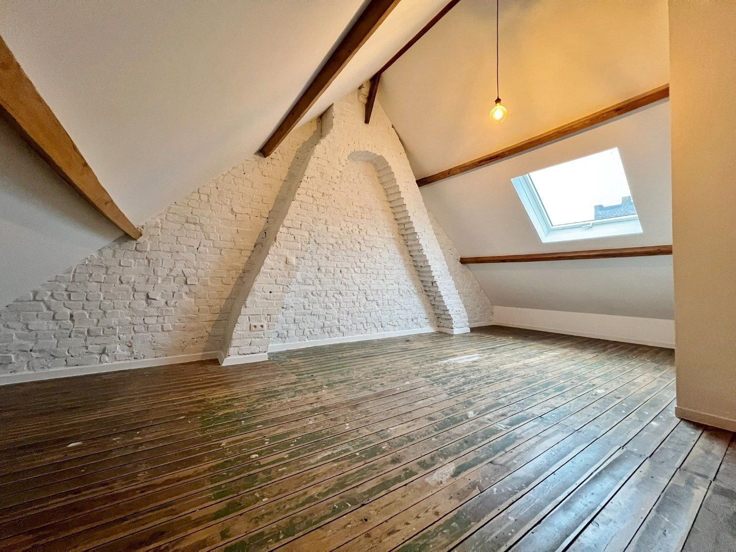 Vernieuwde energiezuinige rijwoning met zonnige stadstuin op centrale ligging.  foto 14