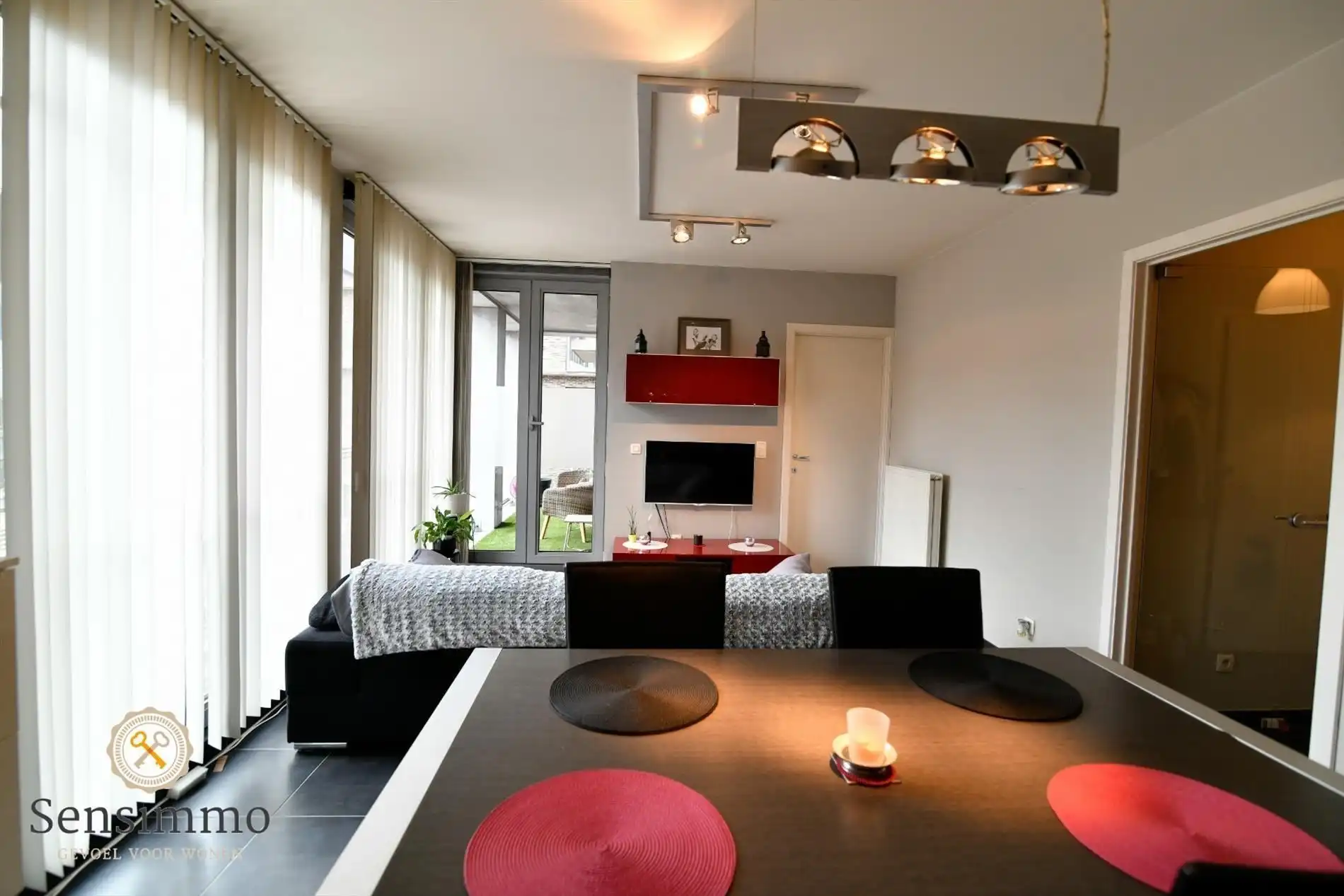Modern éénslaapkamerappartement met prive parking Stadsplein Genk foto 11