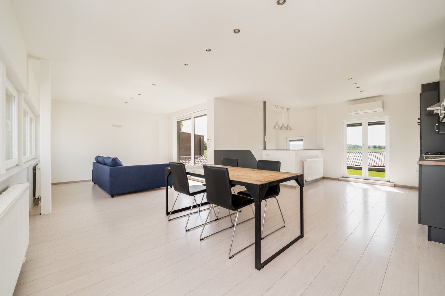 Gerenoveerde dijkwoning met prachtige verzichten! foto 2