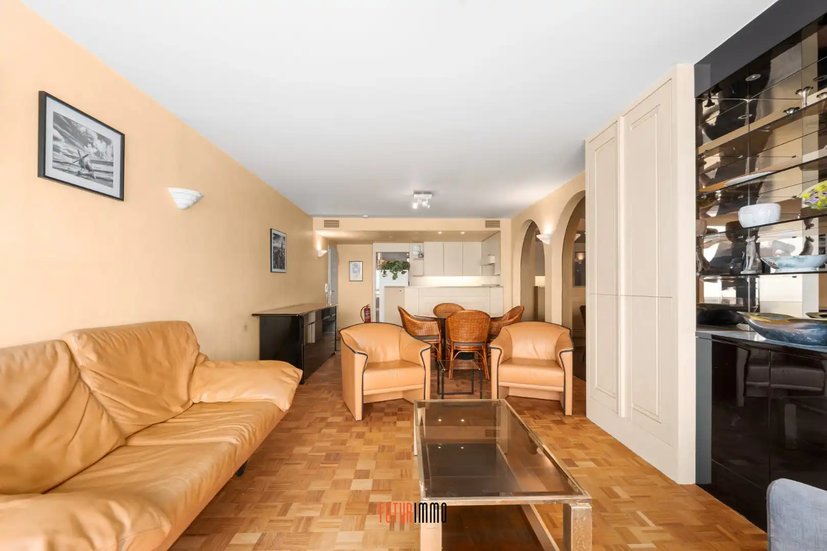 Instapklaar 2-slpk appartement te Oostende foto 4
