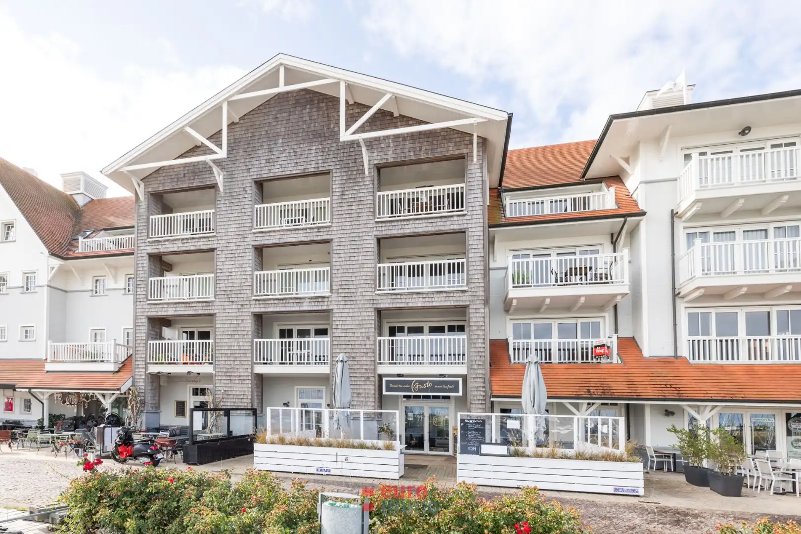 Topappartement met schitterend zicht op de havengeul & jachthaven! foto {{pictureIndex}}