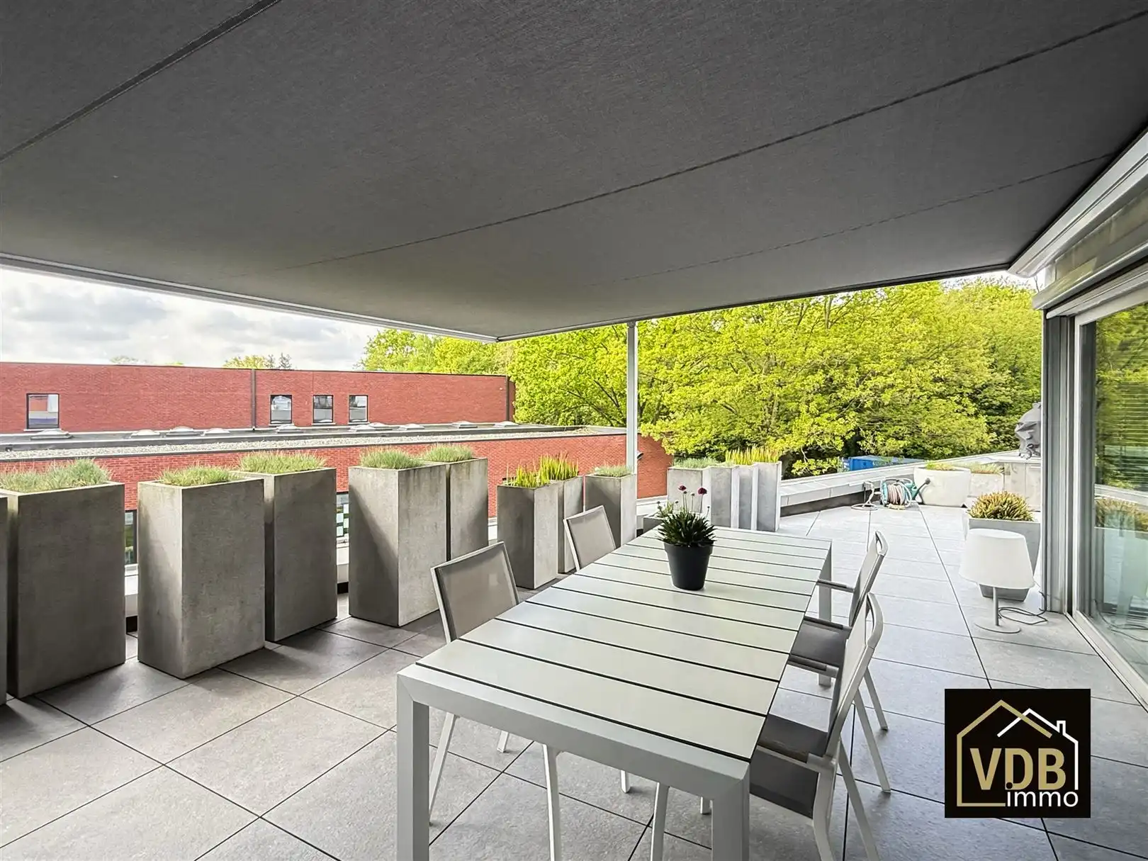 COMMERCIEEL PAND MET PENTHOUSE OP TOP LOCATIE foto 74