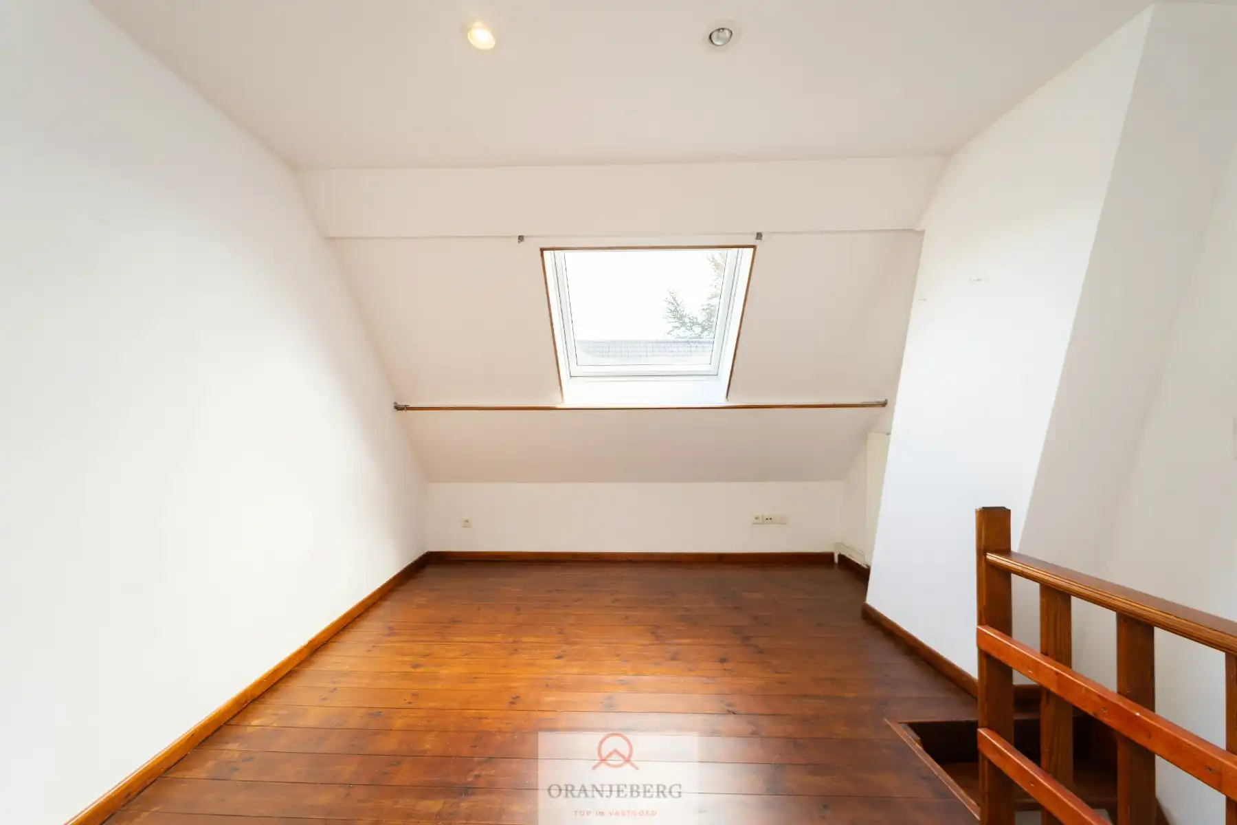 Charmante bemeubelde citéwoning nabij Coupure foto 19