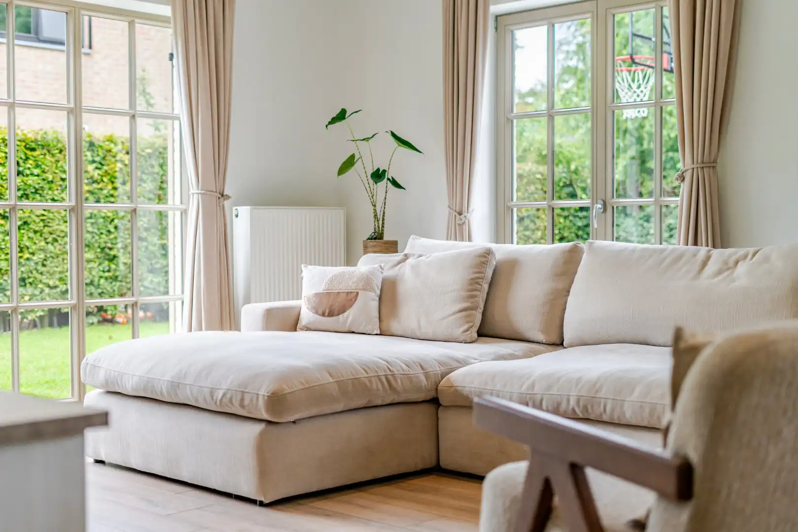 Exclusief gerenoveerde vrijstaande villa in rustige en residentiële omgeving foto 5