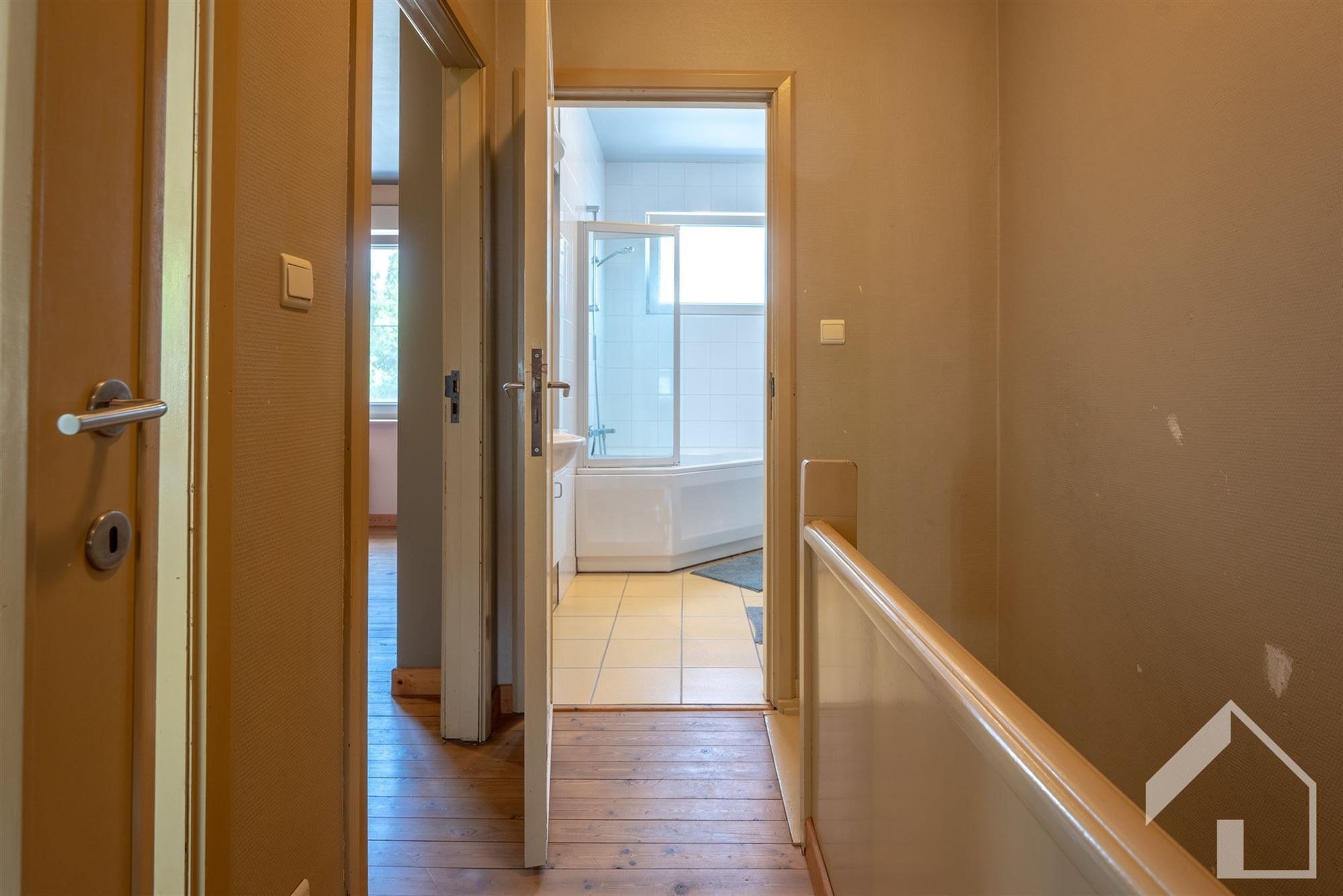 RUIME WONING MET 4 SLAAPKAMERS foto 11