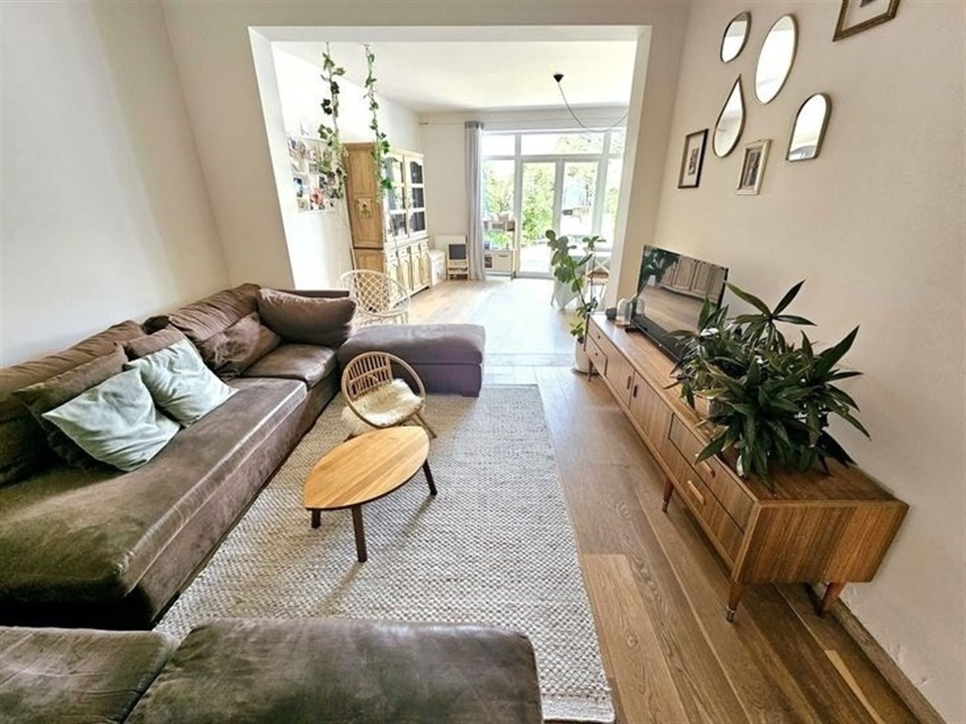 Charmante woning met 5 slpls en mooie tuin! foto {{pictureIndex}}