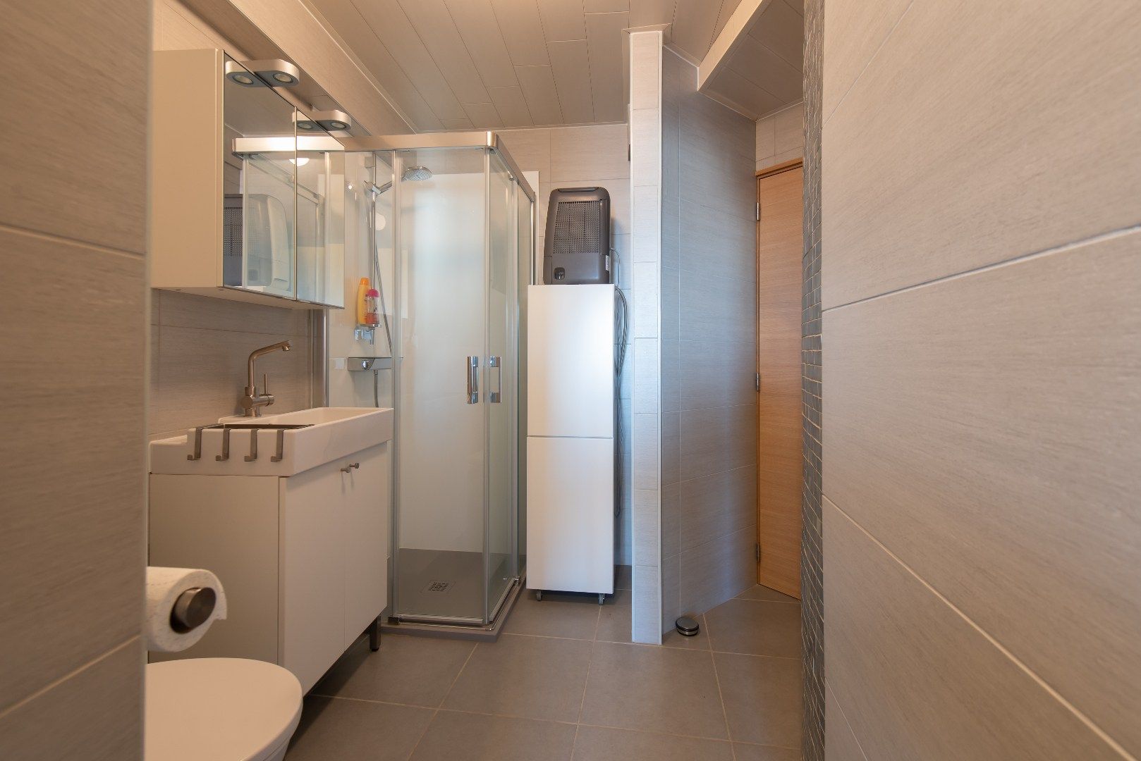 Prachtig afgewerkt appartement met zijdelings zicht op zee! foto 8