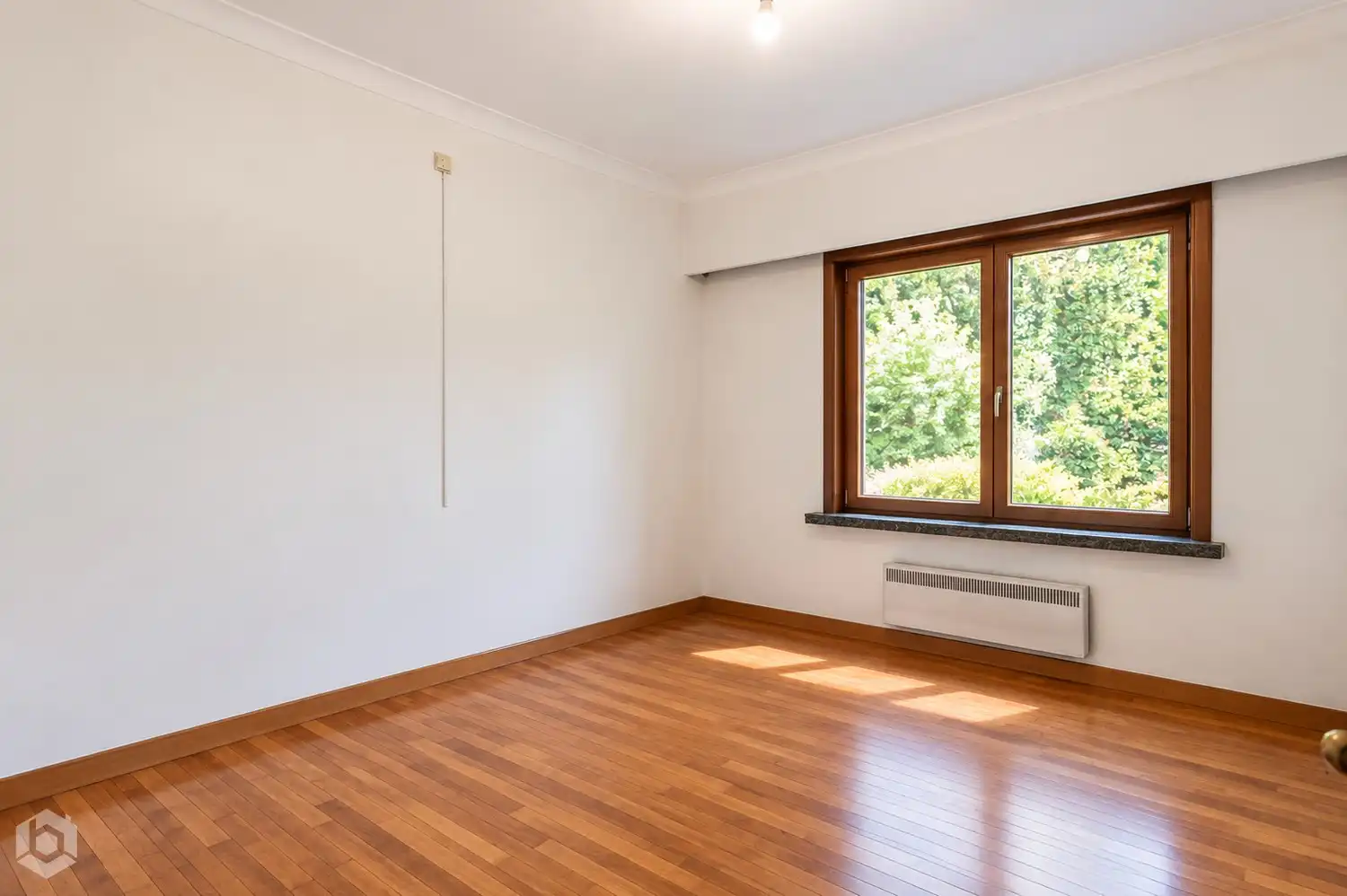 Appartementsgebouw met 4 app., 2 handelsglv., 5 garages én tuin foto 21