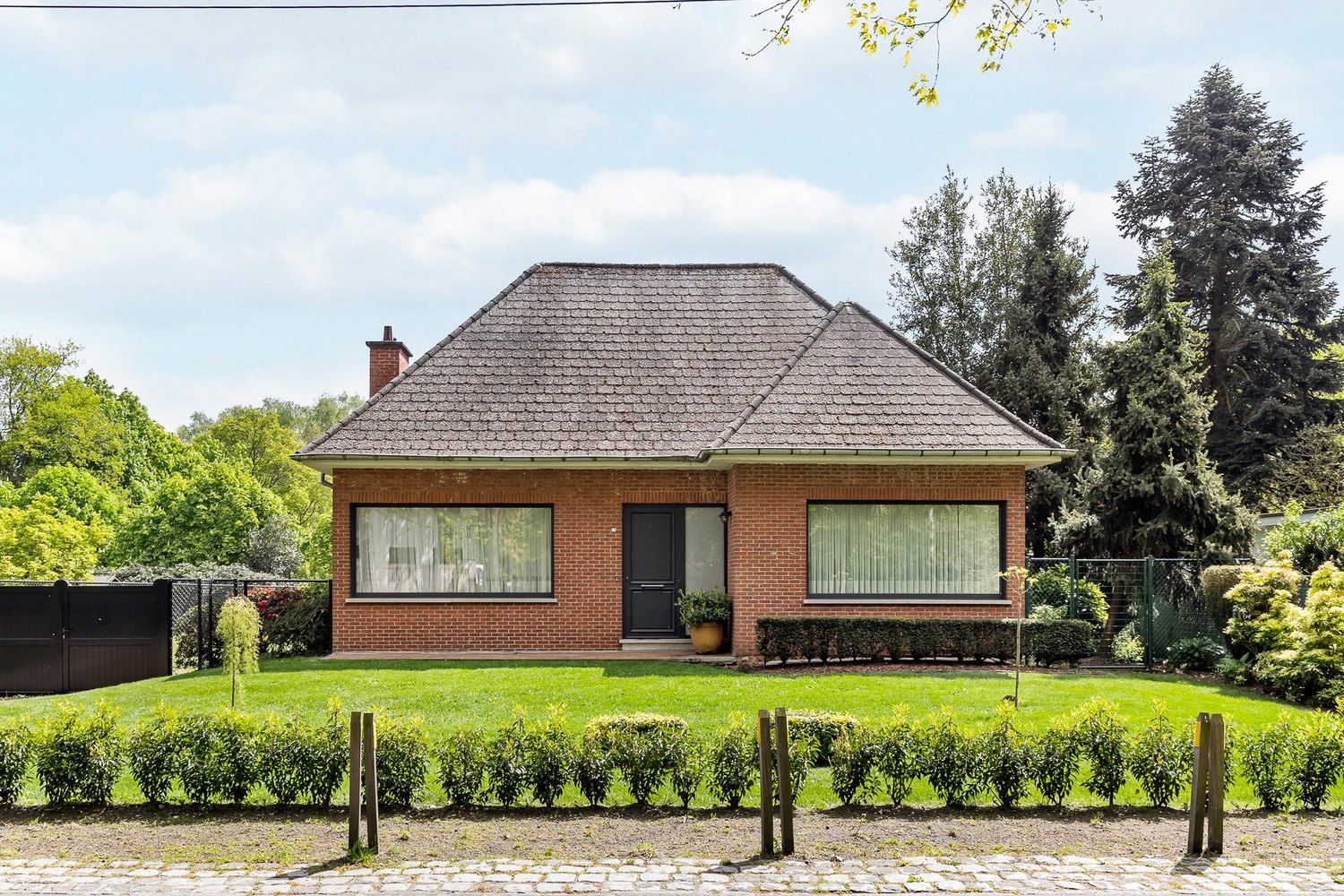 Woning met 3 slpkrs op een schitterend perceel van 4012 m² foto 1