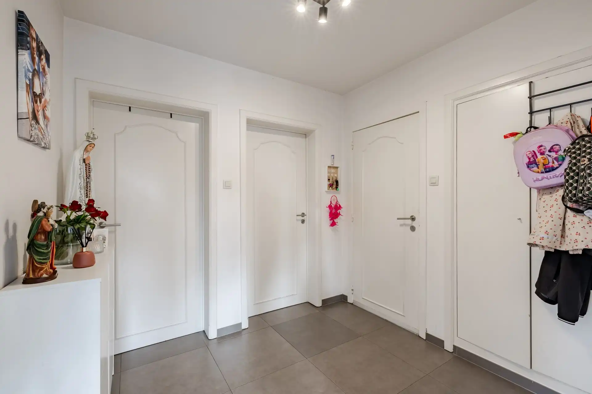 Gunstig gelegen appartement met 2 slaapkamers foto 2