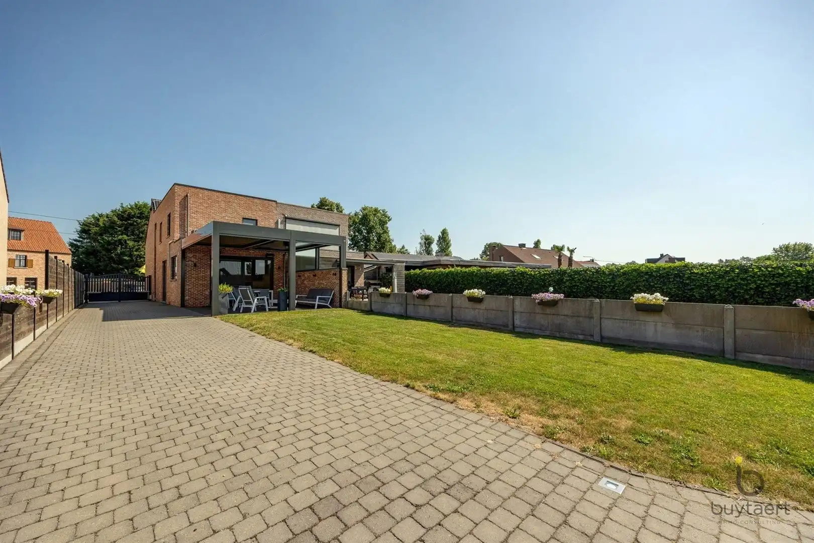 100% INSTAPKLARE GEZINSWONING MET EPC A EN ZUIDTUIN! foto 2