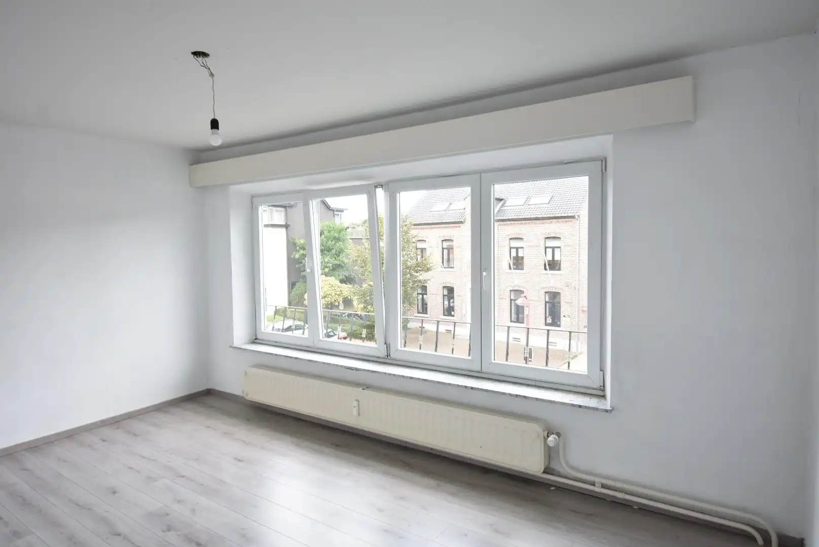 Degelijk appartement met 2 slaapkamers in centrum Hoeselt foto 11