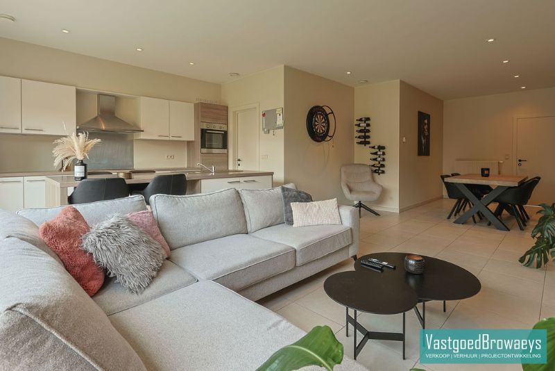 Instapklare ruime rijwoning met 3 slaapkamers foto 11