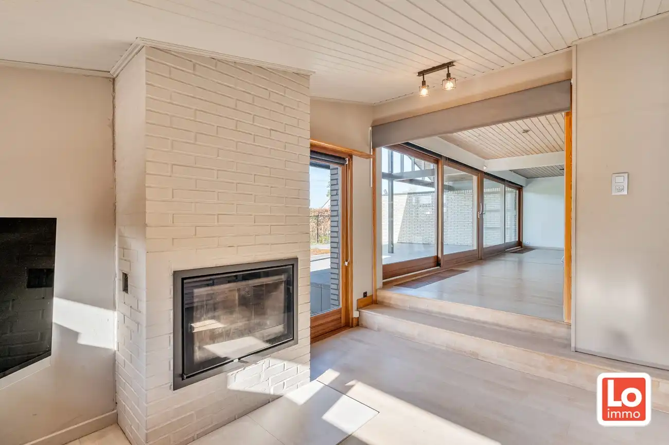 VERKOCHT!! Ruime charmante open bebouwing met afzonderlijke garage en carport op een toplocatie in Lochristi. foto 8