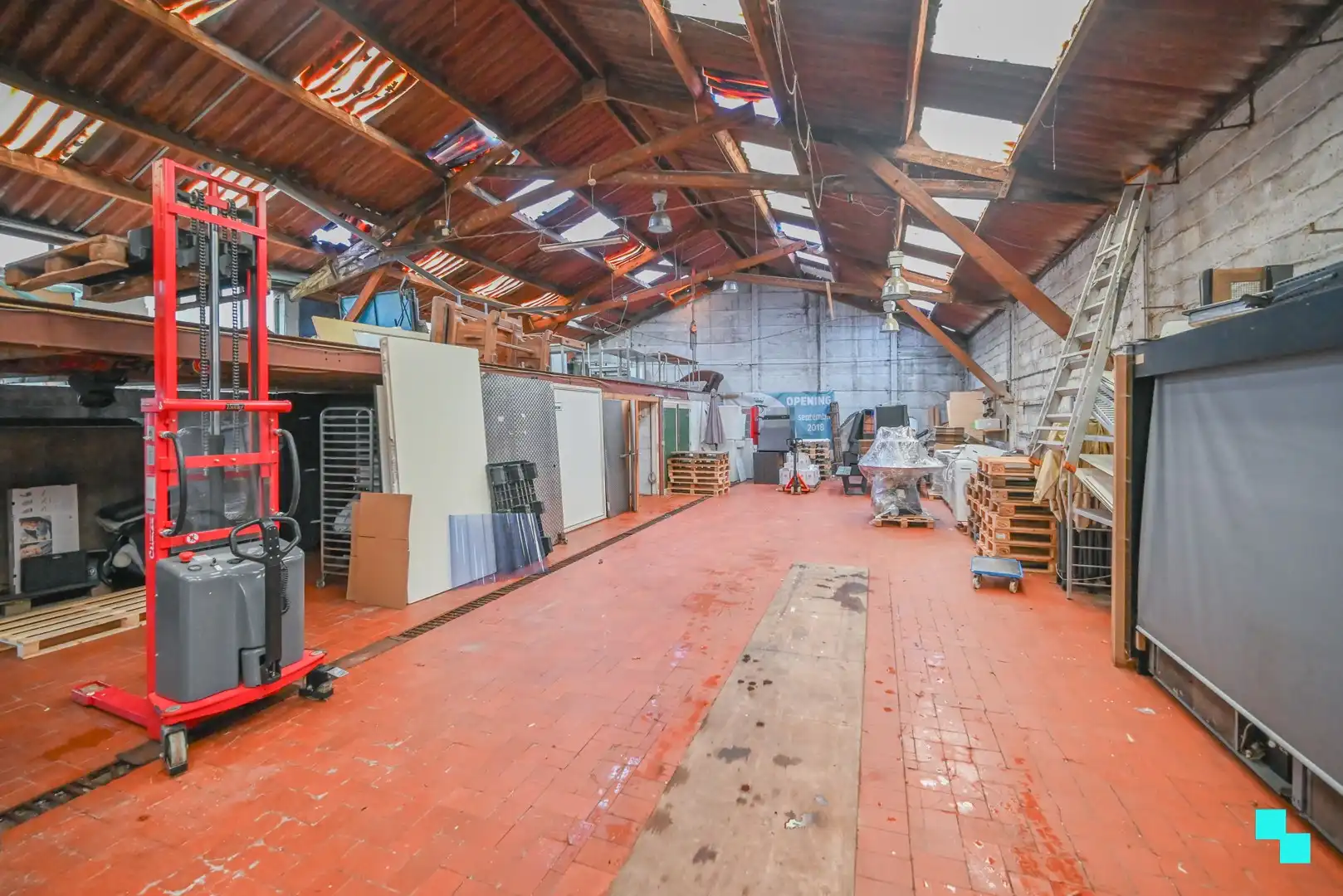 Woonst met bijhorende handelszaak en loods in Anzegem! foto 17