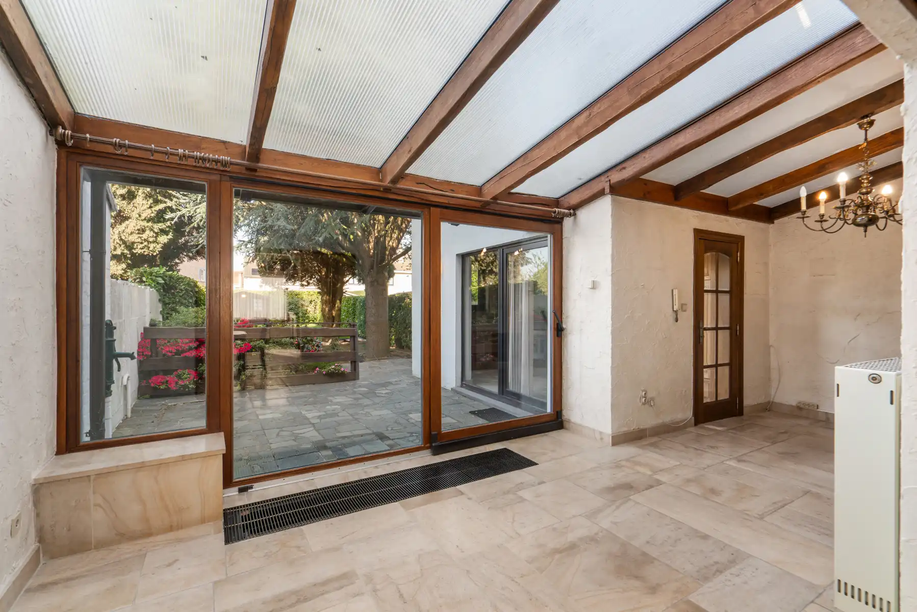 Gezinswoning met 3 slaapkamer + aangelegde tuin te Koningslo foto 11