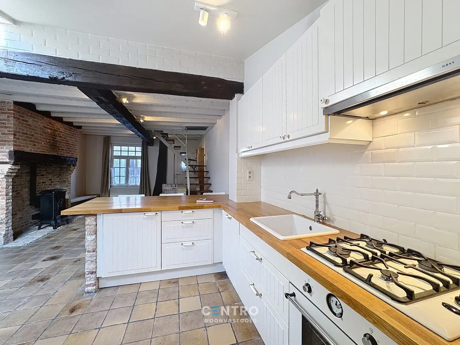 CHARMANTE woning in het Guido Gezellekwartier te Brugge! foto 7