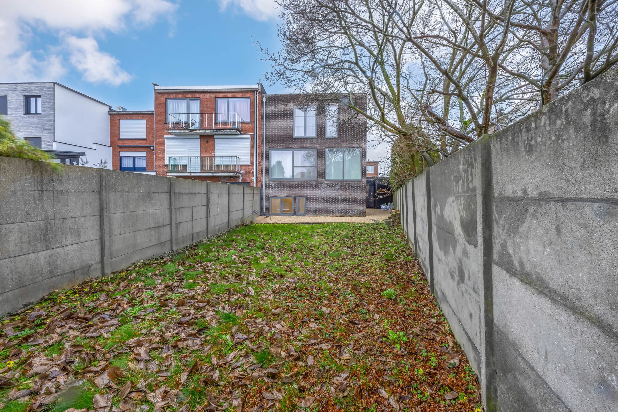 Centraal gelegen seventieswoning met praktijkruimte foto 22