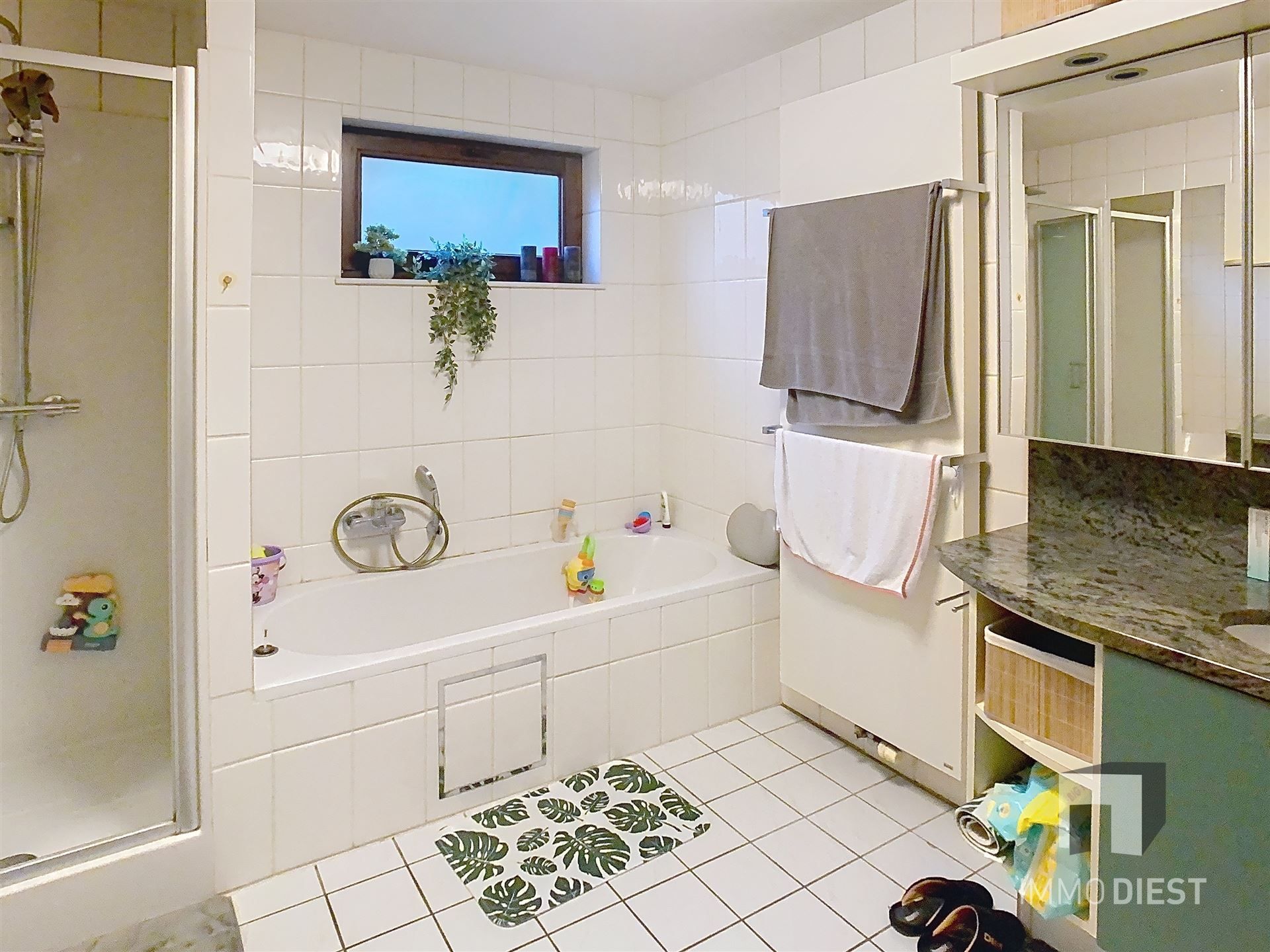 Ruime woning met 4 slaapkamers foto 11