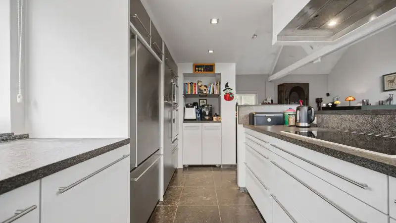 Landhuis van 269m² op 15 are met praktijkruimte/kantoor of kangoeroewoning foto 5