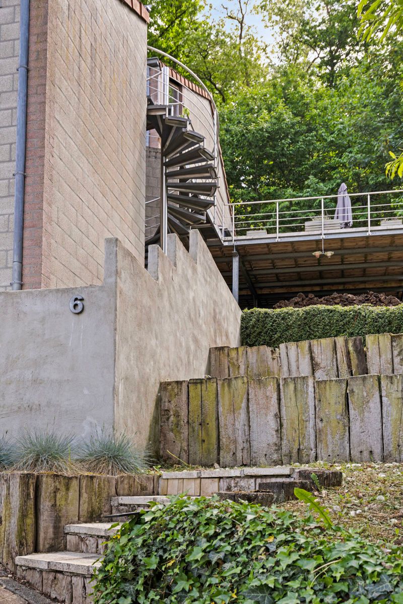 Unieke villa op toplocatie foto 26