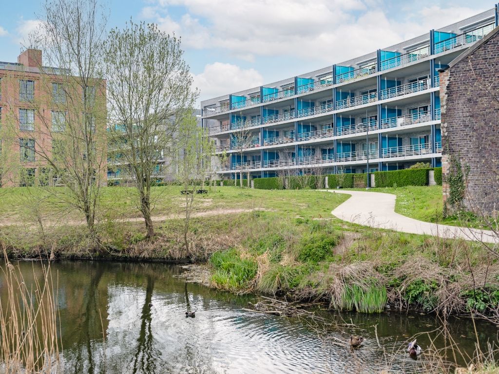 lichtrijk 2 slaapkamer appartement met uitstekende bereikbaarheid foto 15