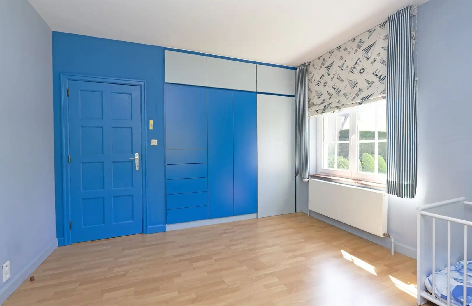 Tijdloze villa in het groen nabij de stad foto 14