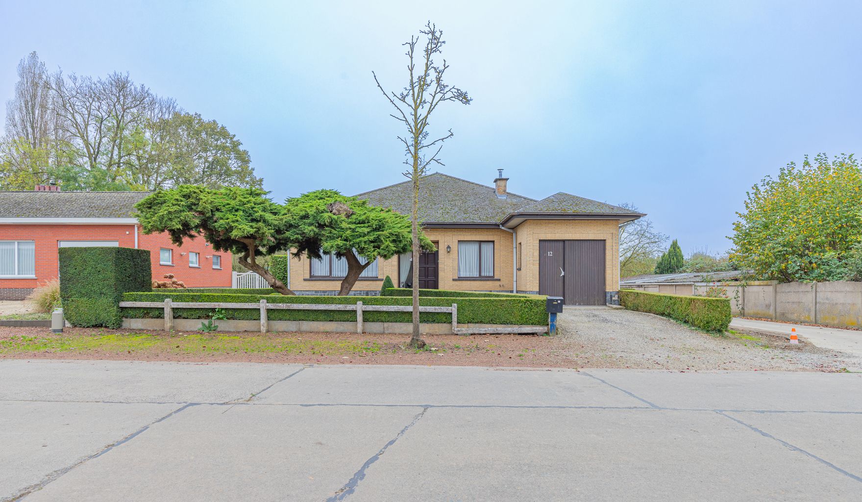 Hoofdfoto van de publicatie: Ideaal gelegen bungalow met 3 slpk, tuin en garage