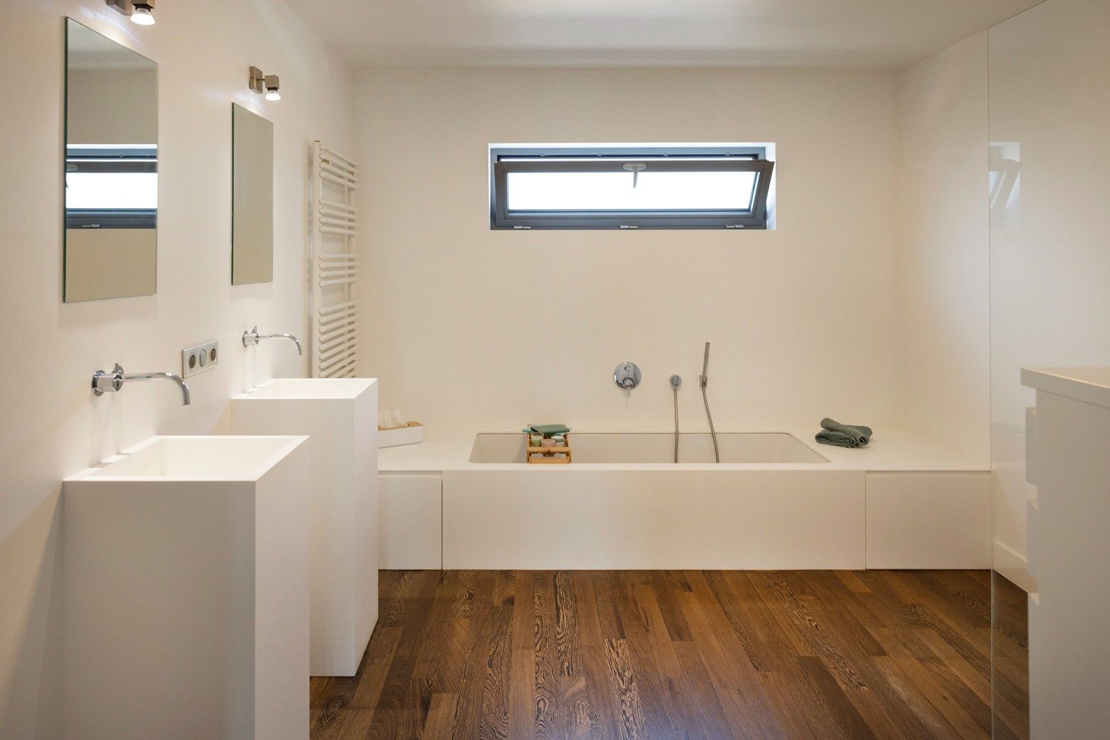 Strak ingerichte & instapklare burgerwoning. foto 11