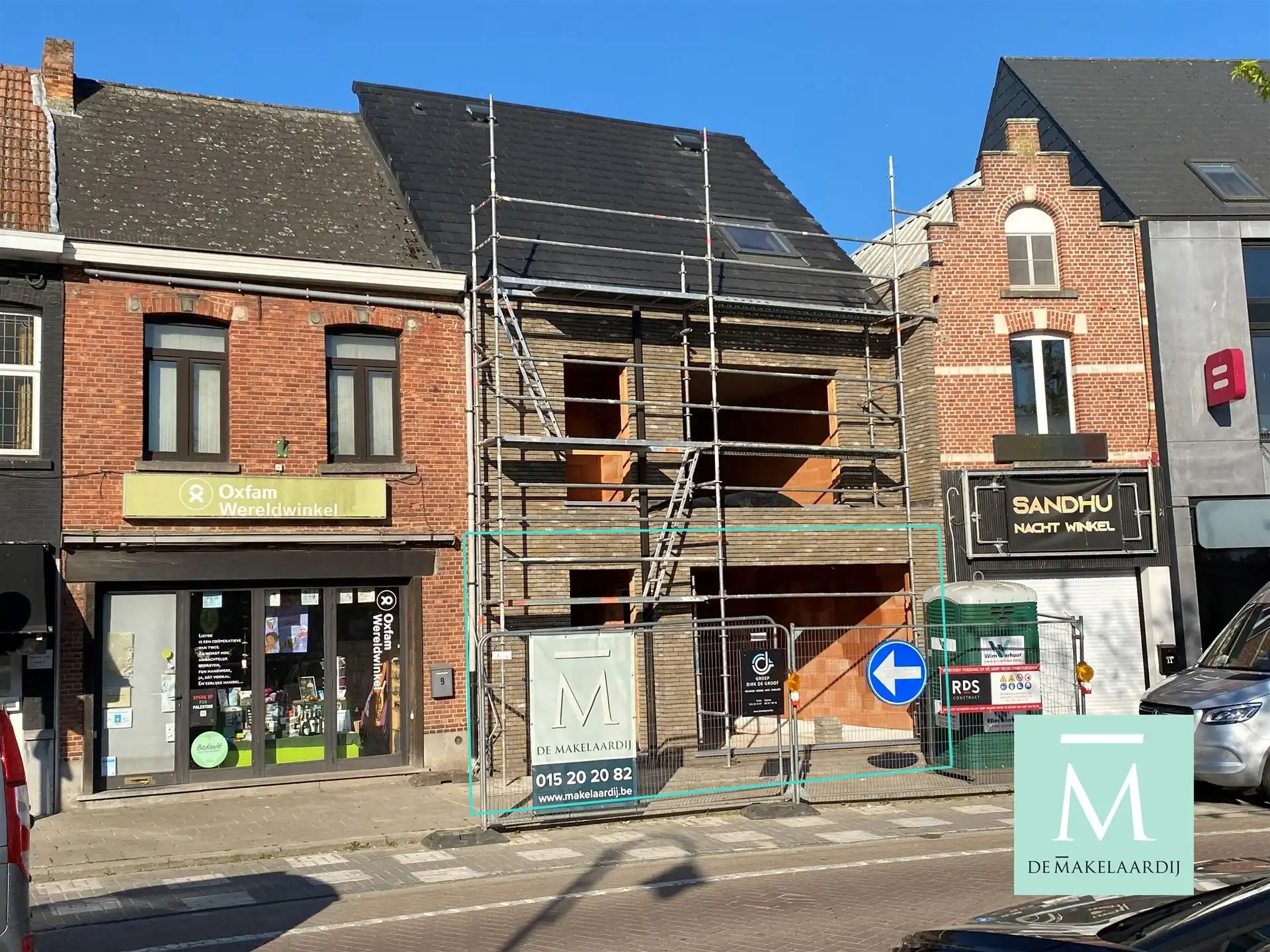 TOP-gelegen handelsruimte op de markt van Sint-Katelijne-Waver foto {{pictureIndex}}