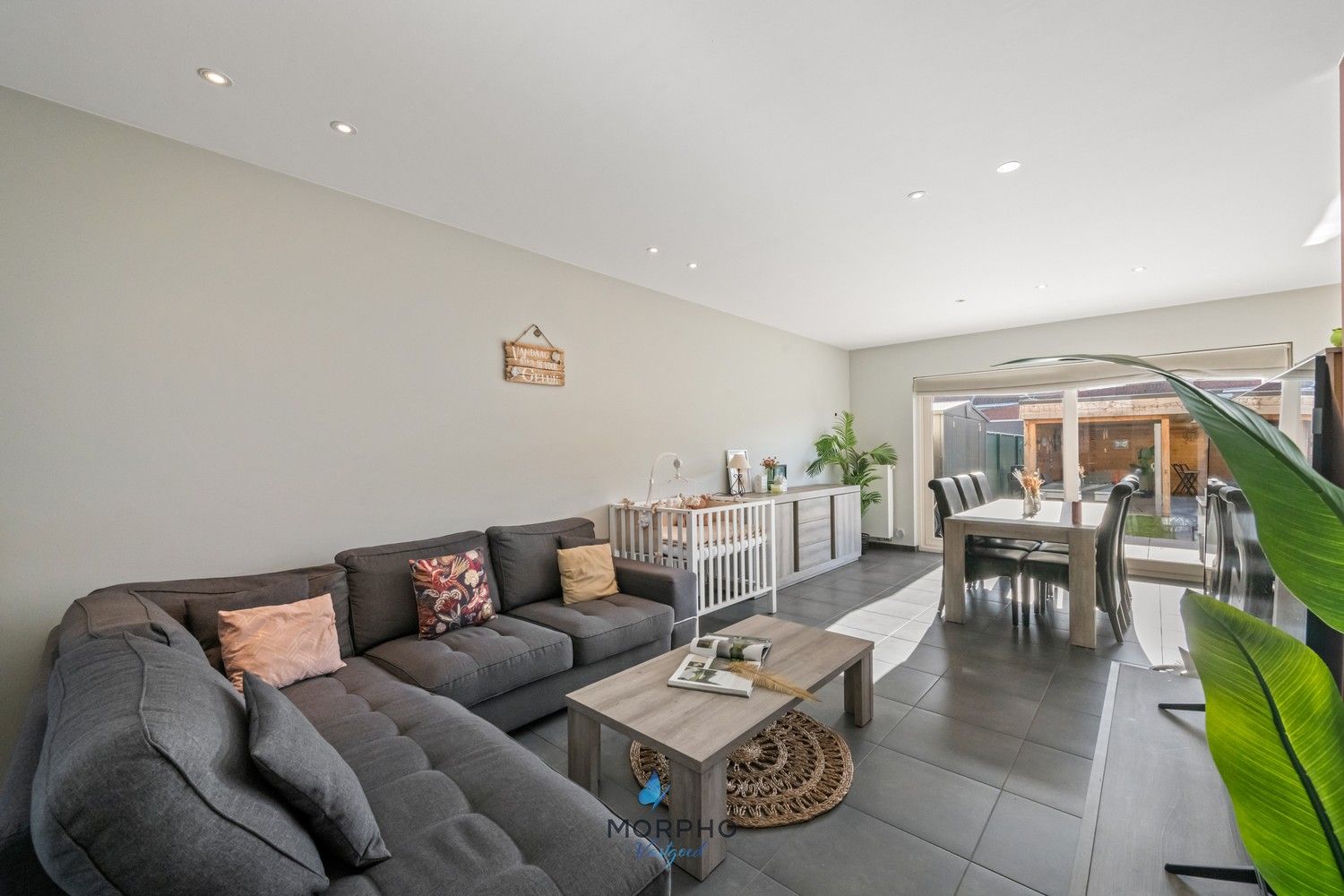 Instapklare energiezuinige gezinswoning met 3 slaapkamers, ruime zolder en tuin in Assebroek foto {{pictureIndex}}