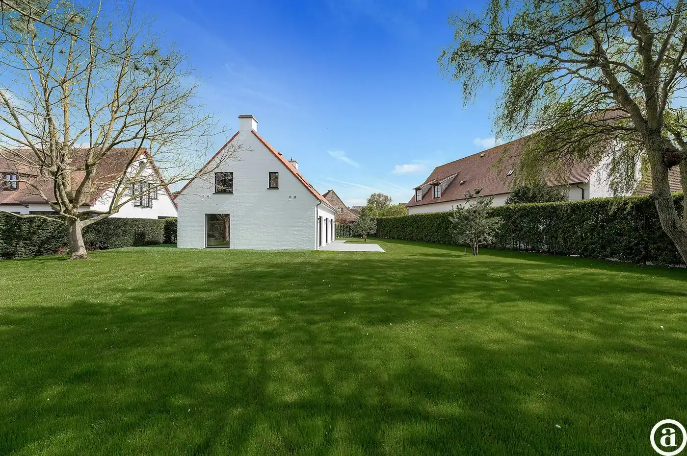 Gerenoveerde villa met 4slaapkamers en grote tuin in Knokke. foto 15