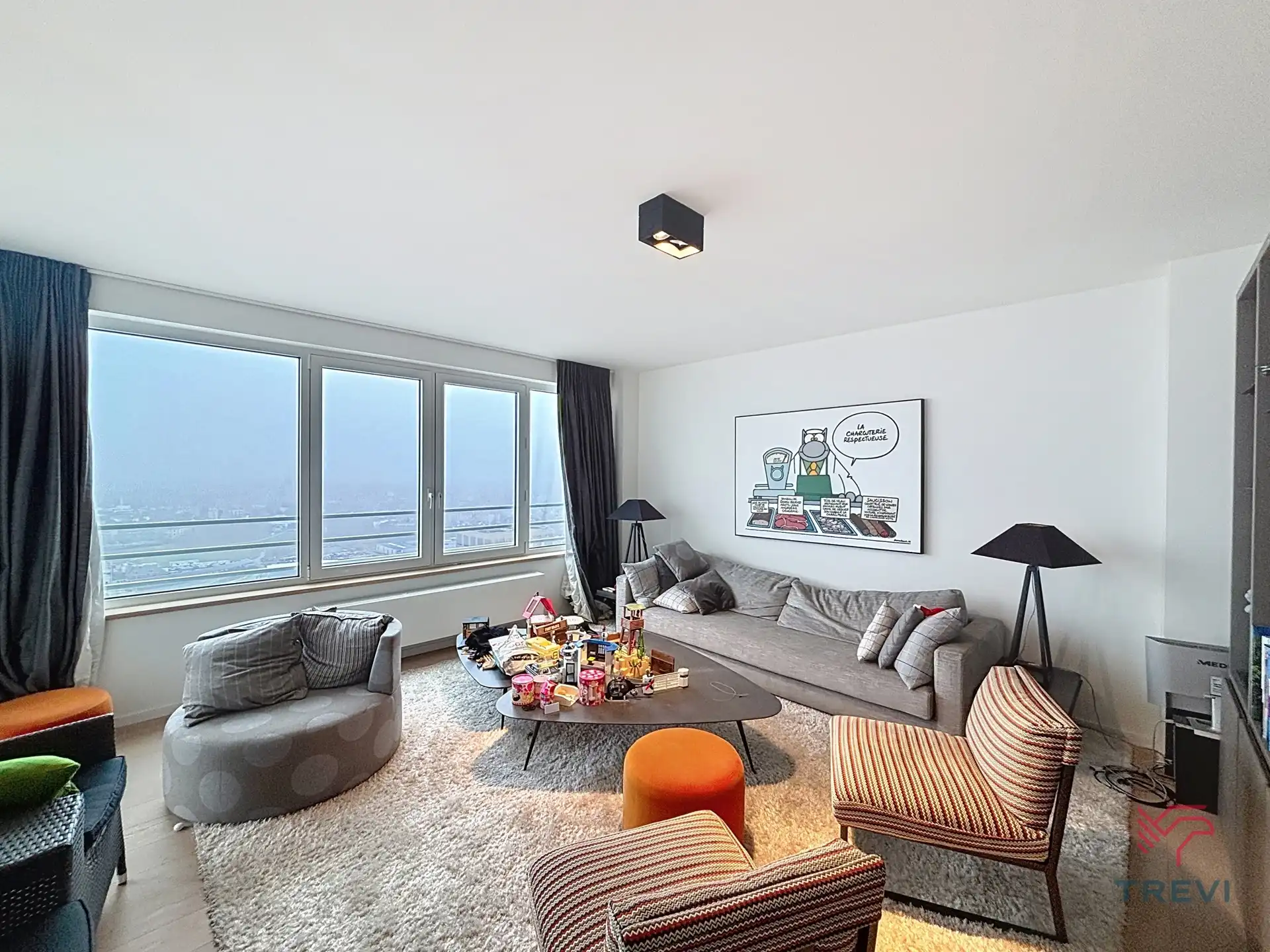 UP-SITE 27E VERDIEPING, 3 SLAAPKAMER FLAT VAN ± 219M². foto 2