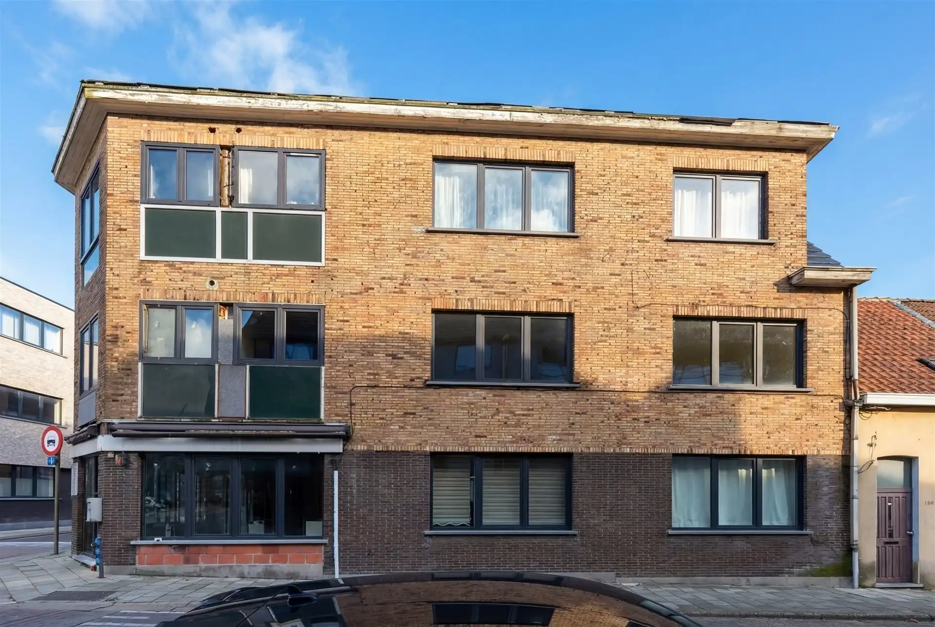 Building met 5 entiteiten en casco handelsruimte foto 4