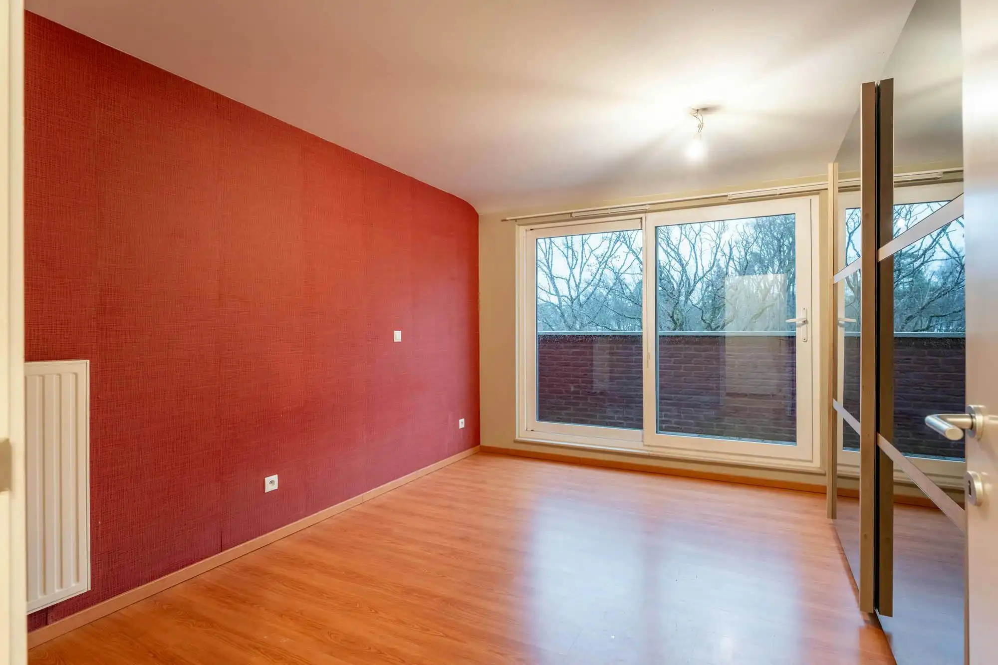 Lichtrijk & instapklaar duplex-appartement nabij Genk-Centrum foto 8