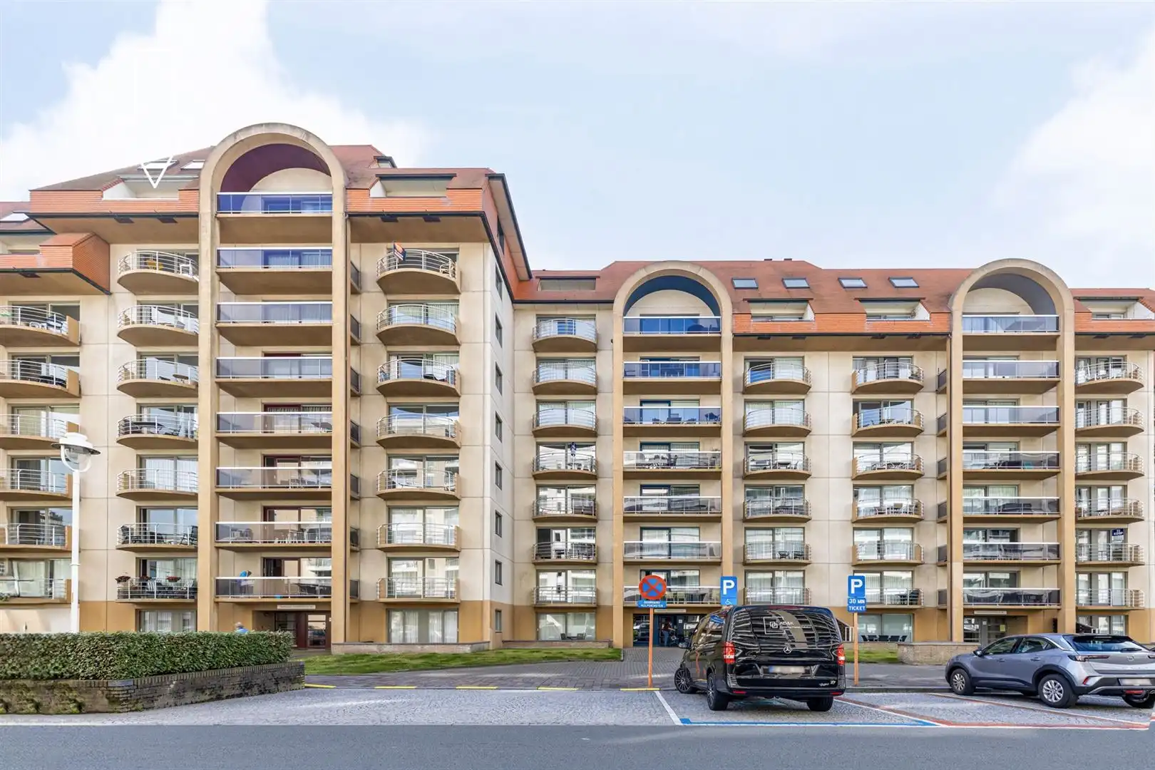 Riante dakstudio met groot terras en terrasberging foto 18