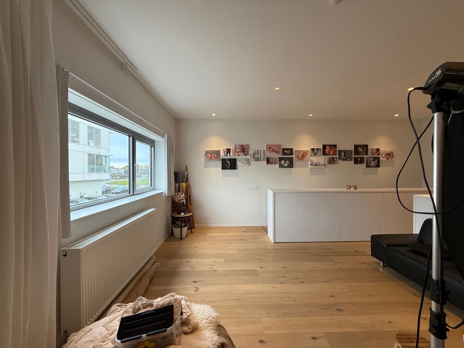 Perfect afgewerkt industriepand met kantoor en loods foto 15