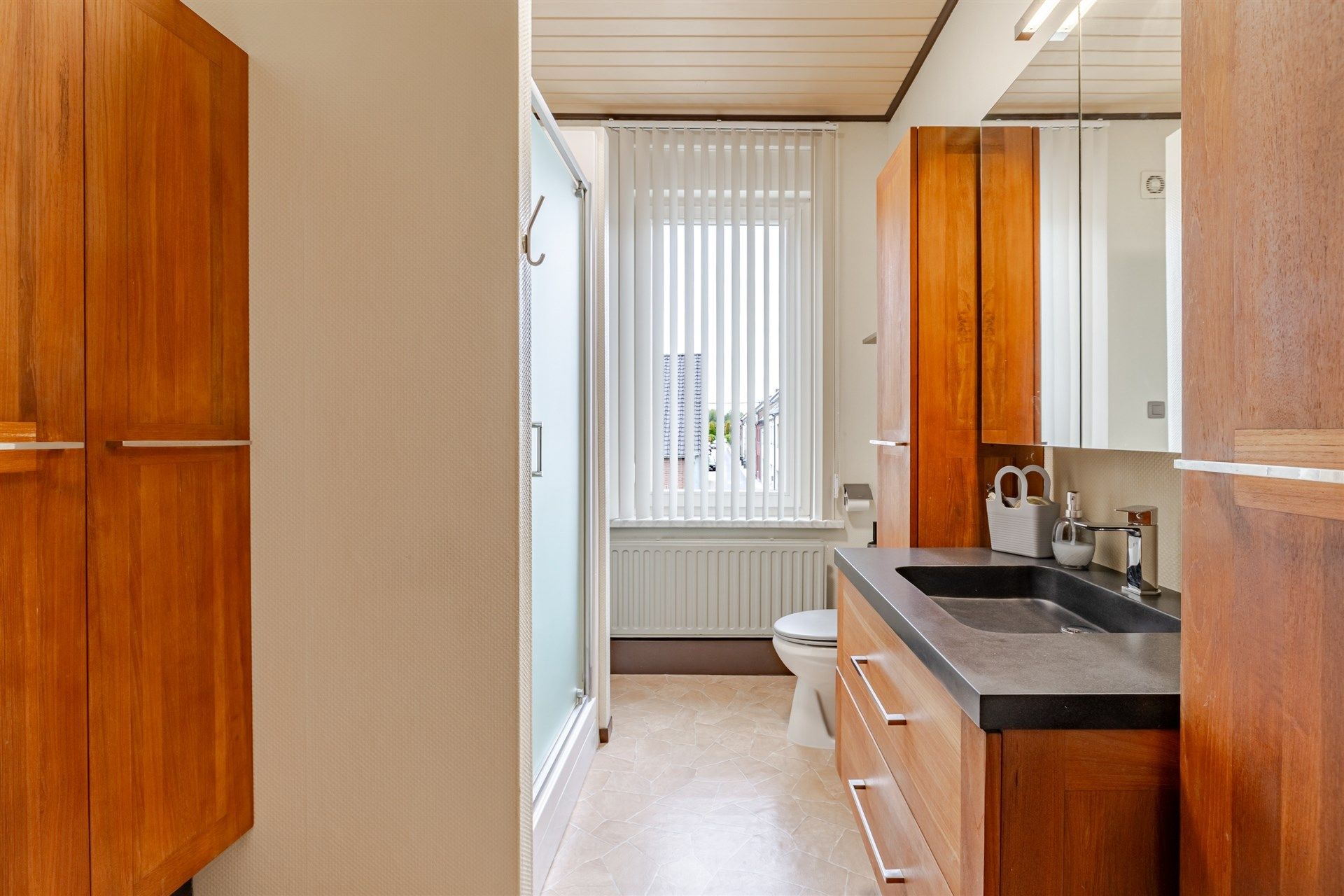 Strategisch gelegen woning met 4 slaapkamers foto 17