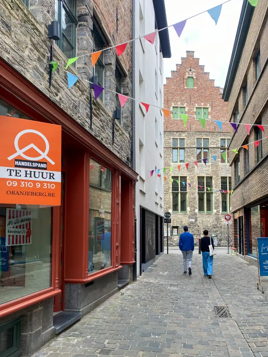 Gerenoveerd handelspand vlakbij Vrijdagsmarkt foto 24