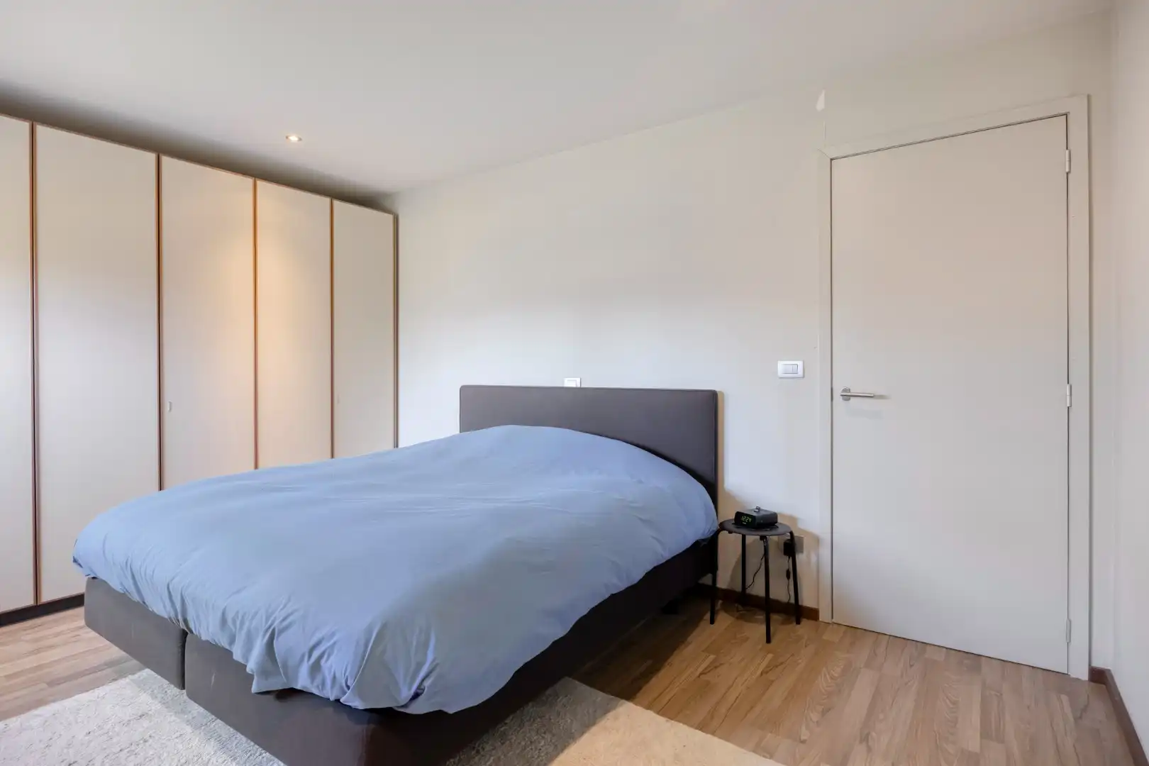 Moderne, ruim ingedeelde woning op een mooi perceel van 13 are met zwembad. foto 22