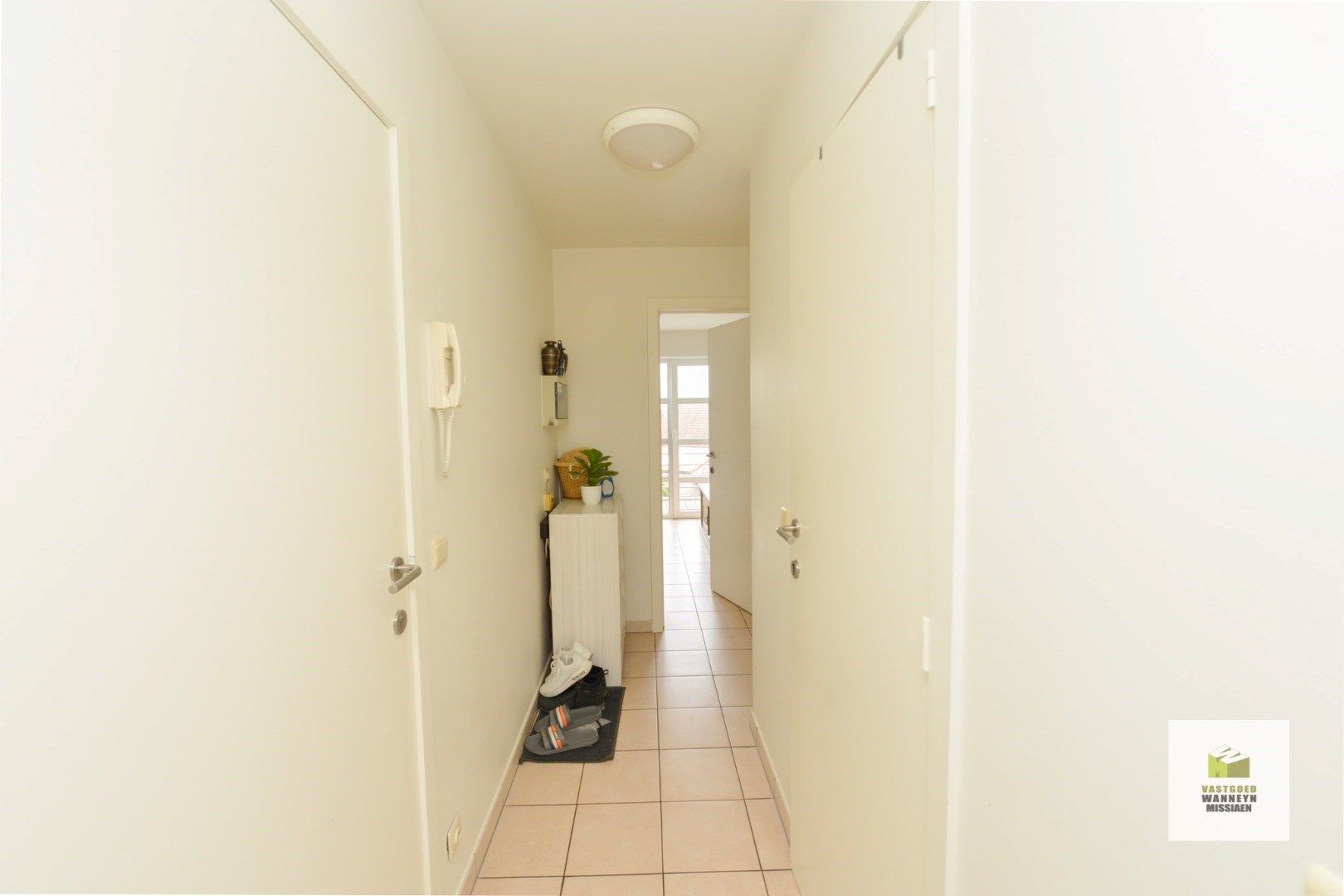 Centraal gelegen 2 slpk appartement met 2 terrassen en bovengrondse staanplaats foto 7