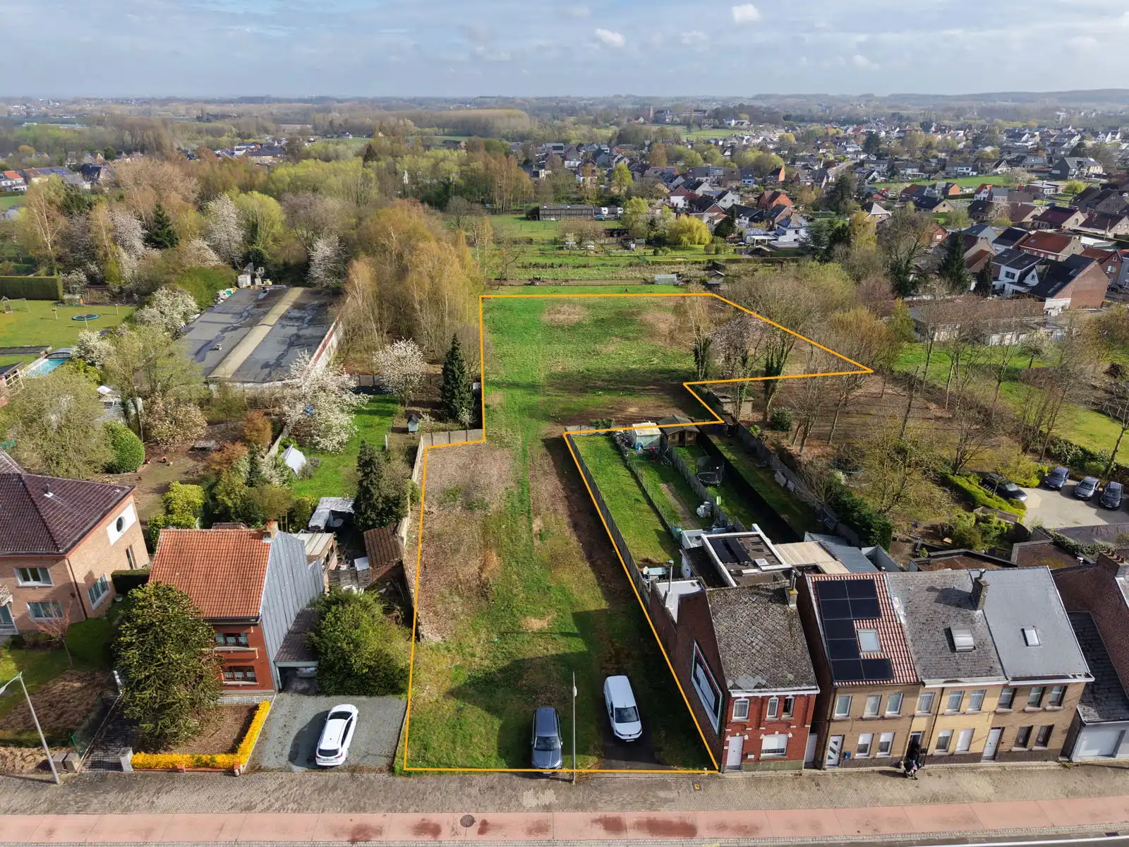 Bouwgrond + weide met diverse mogelijkheden! foto {{pictureIndex}}