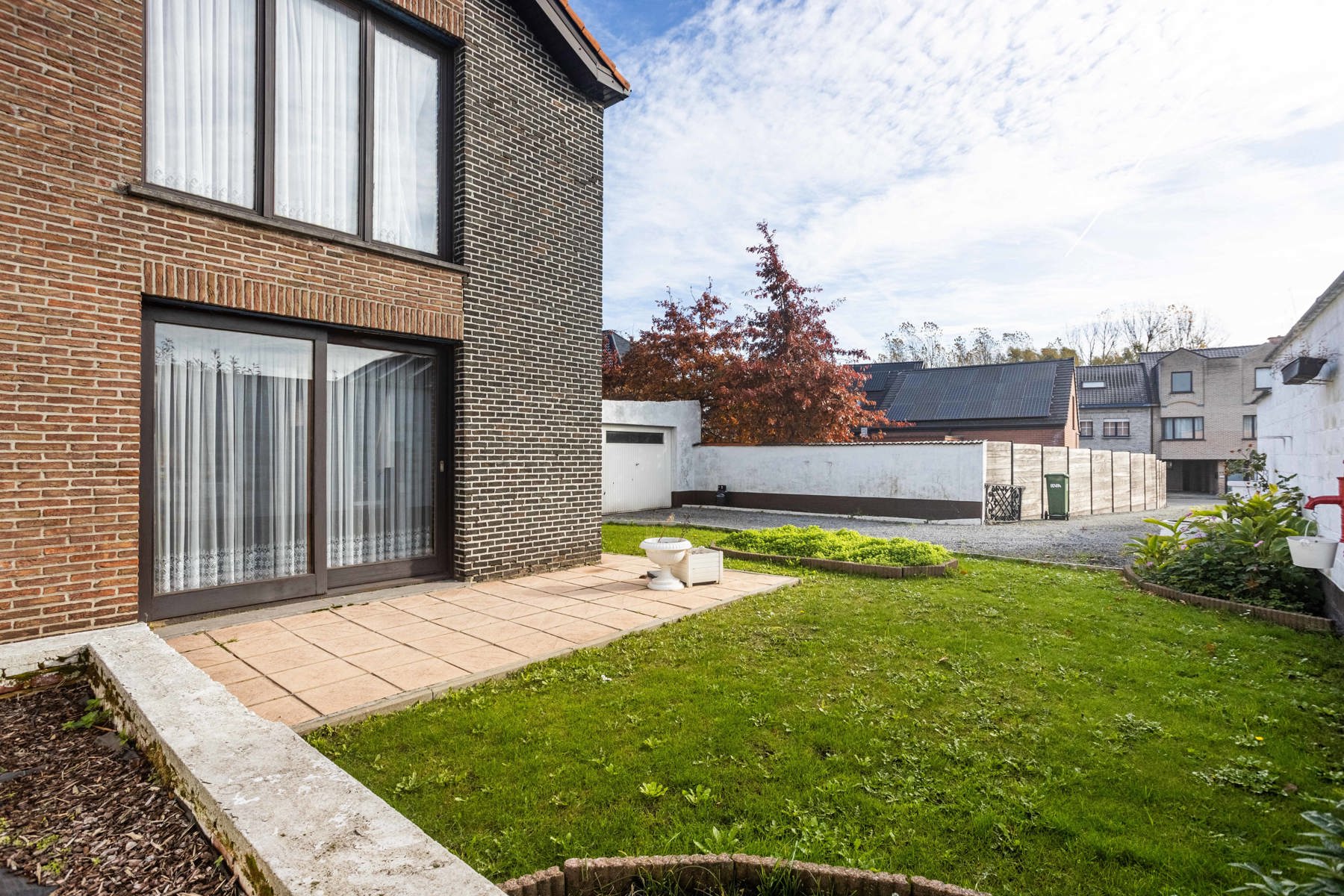Rustig gelegen open bebouwing met privatieve oprit  foto 15