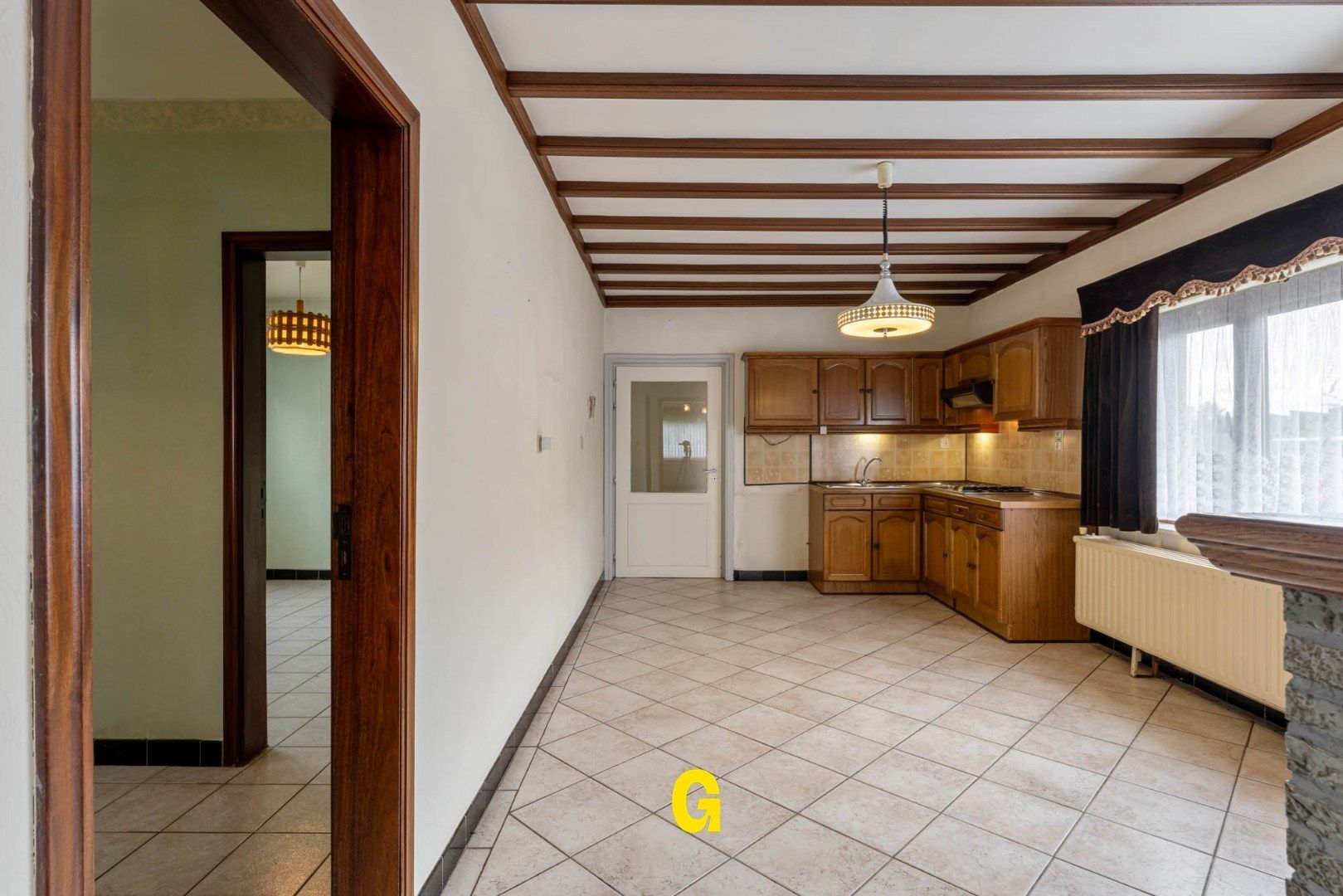 Te renoveren vrijstaande bungalow woning met tuin op een perceel van 8a 55ca foto 10