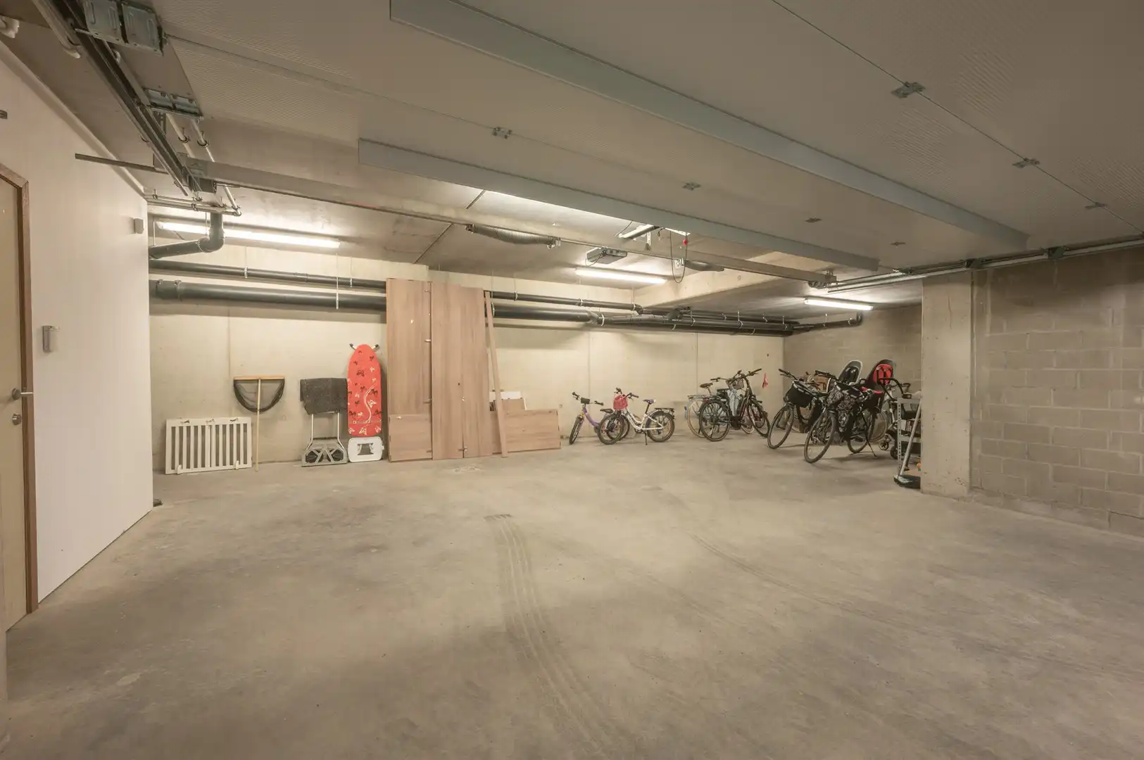 Recente woning aan het karaktervolle Oosthoekplein. foto 22